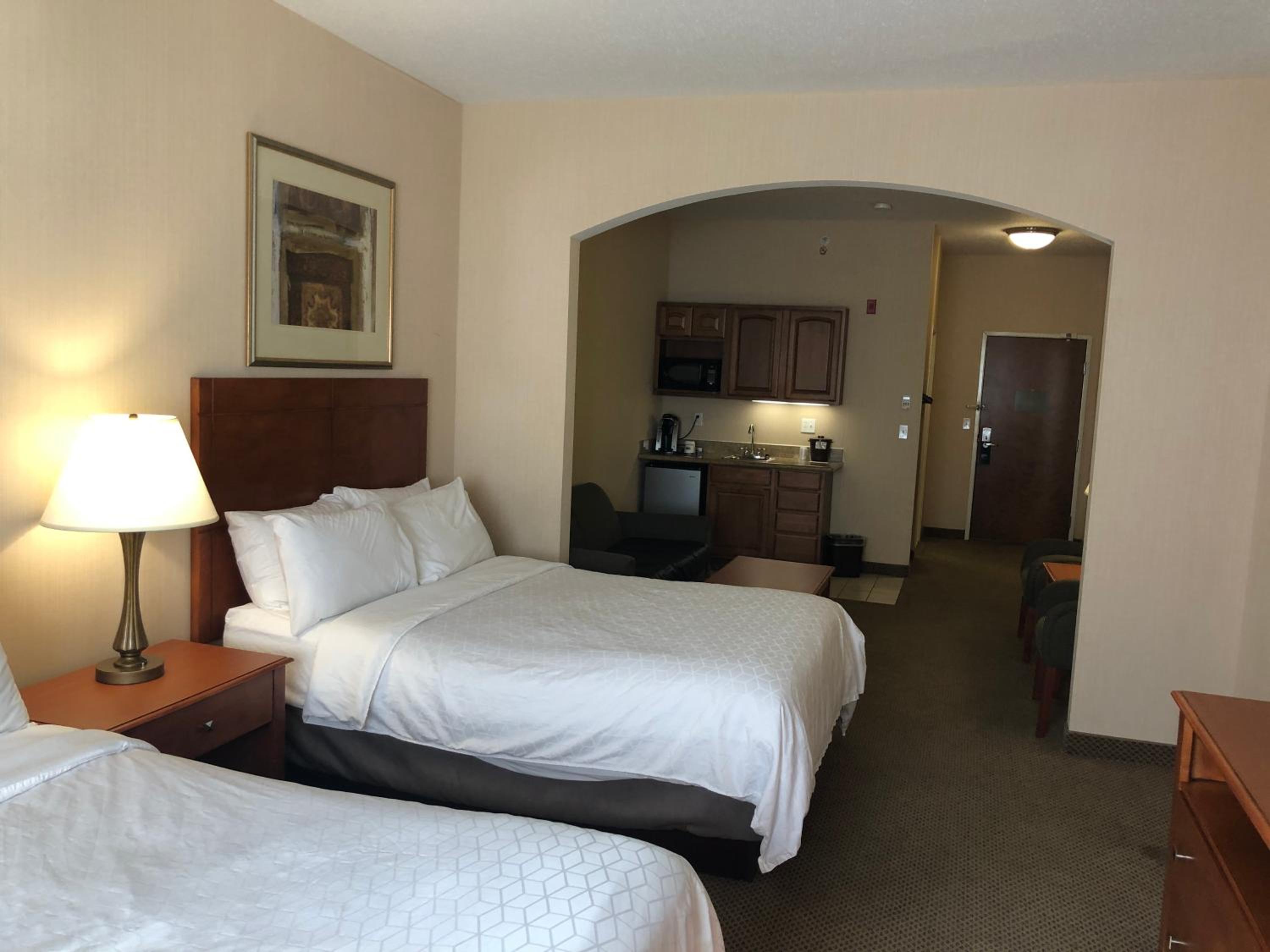 Two-Bedroom Suite - Photo 7