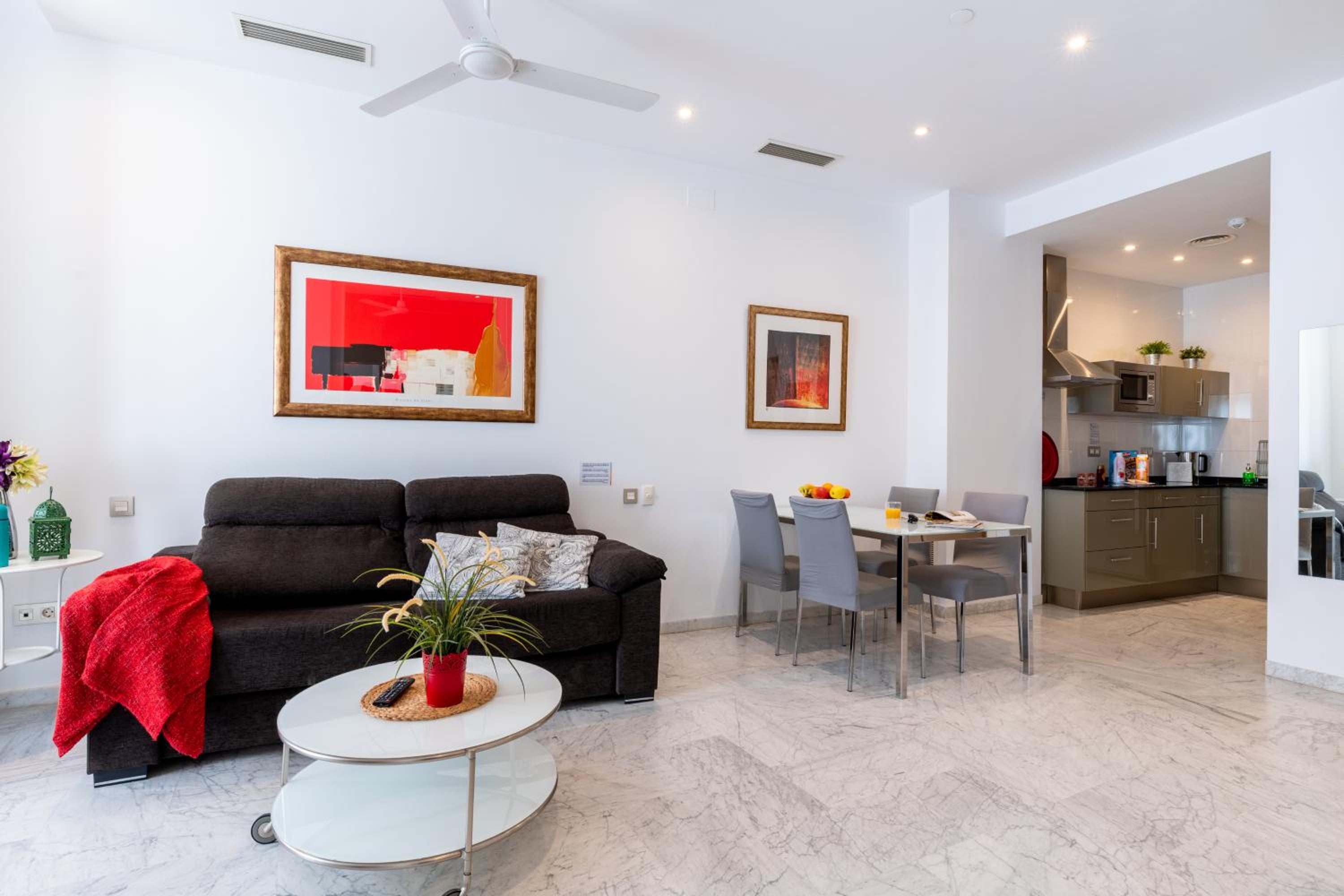 One-Bedroom Apartment - Photo 14