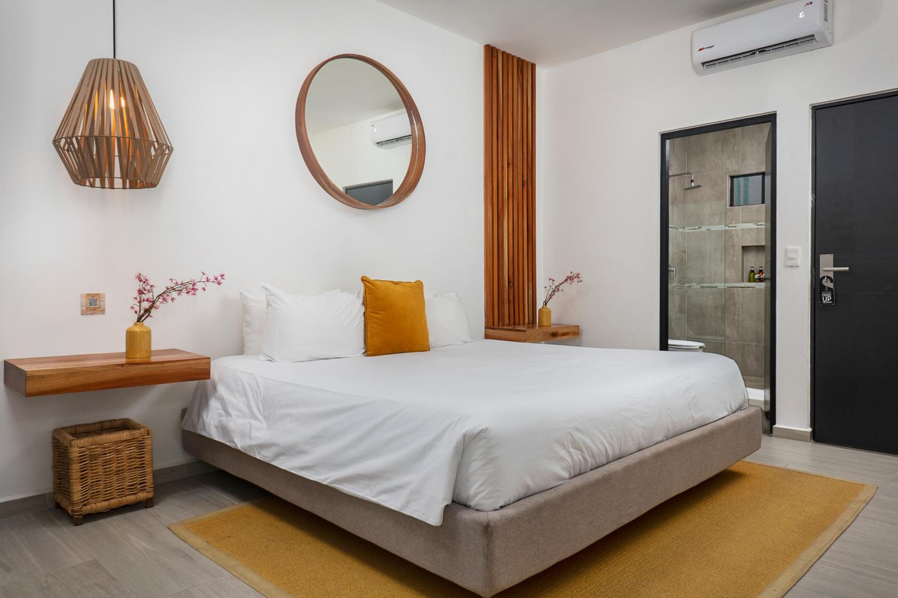 Suite with Balcony - Photo 1