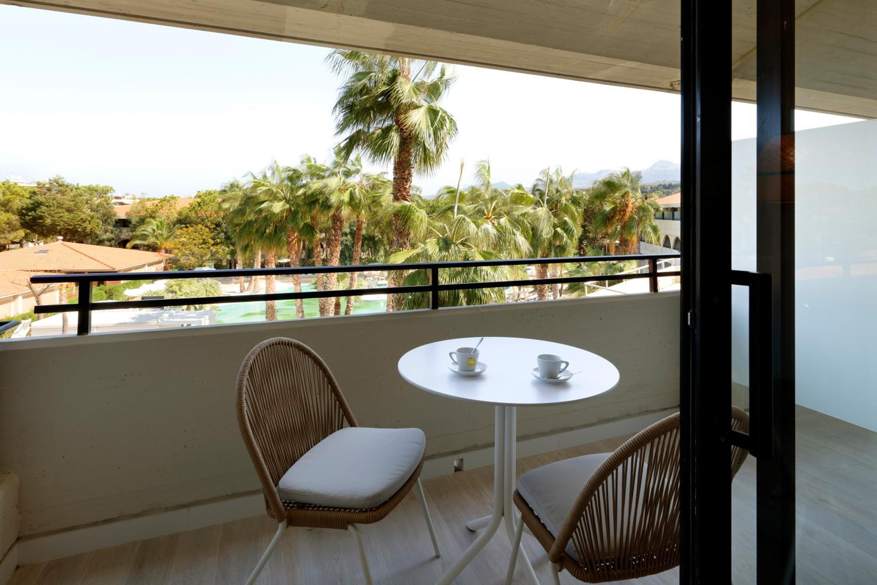 Signature Level Deluxe Pool View Spa Included