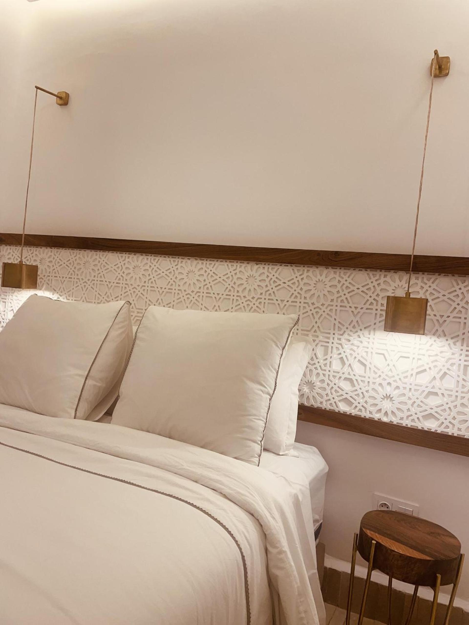 Double Room with Private Bathroom - Photo 14