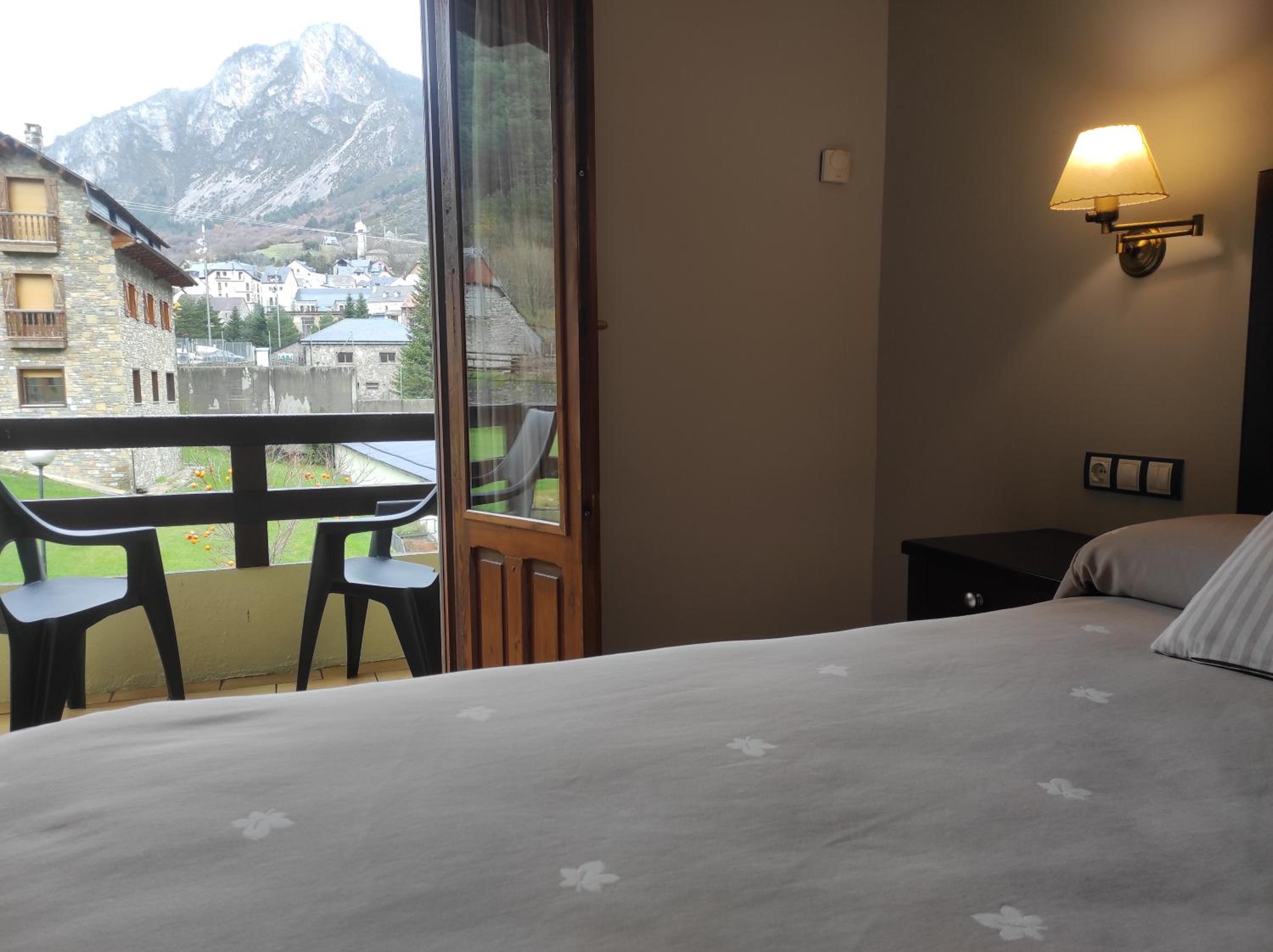 Superior Triple Room with Balcony photo 3
