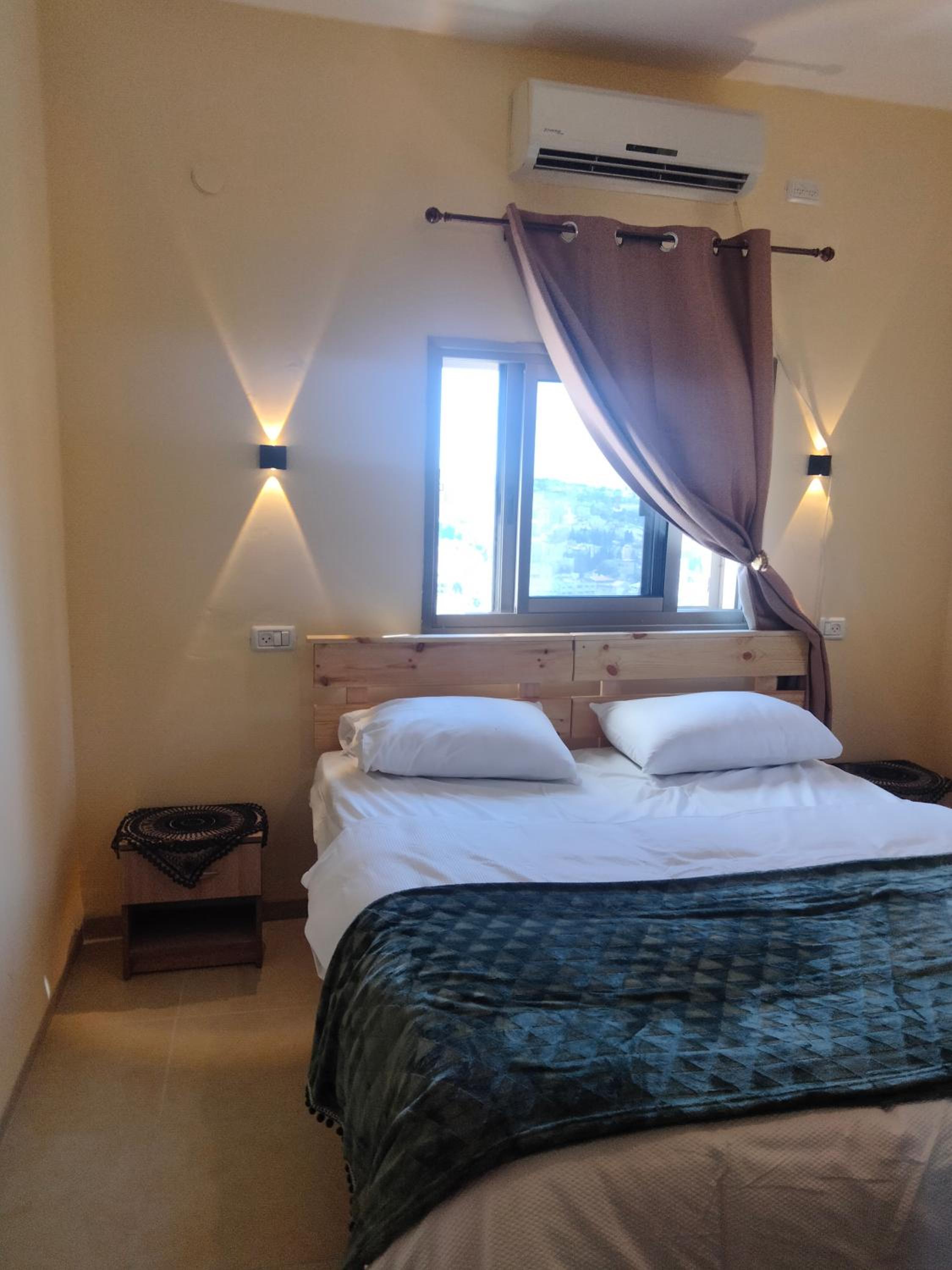 8+9 Double Room with Share Bathroom - Photo 4