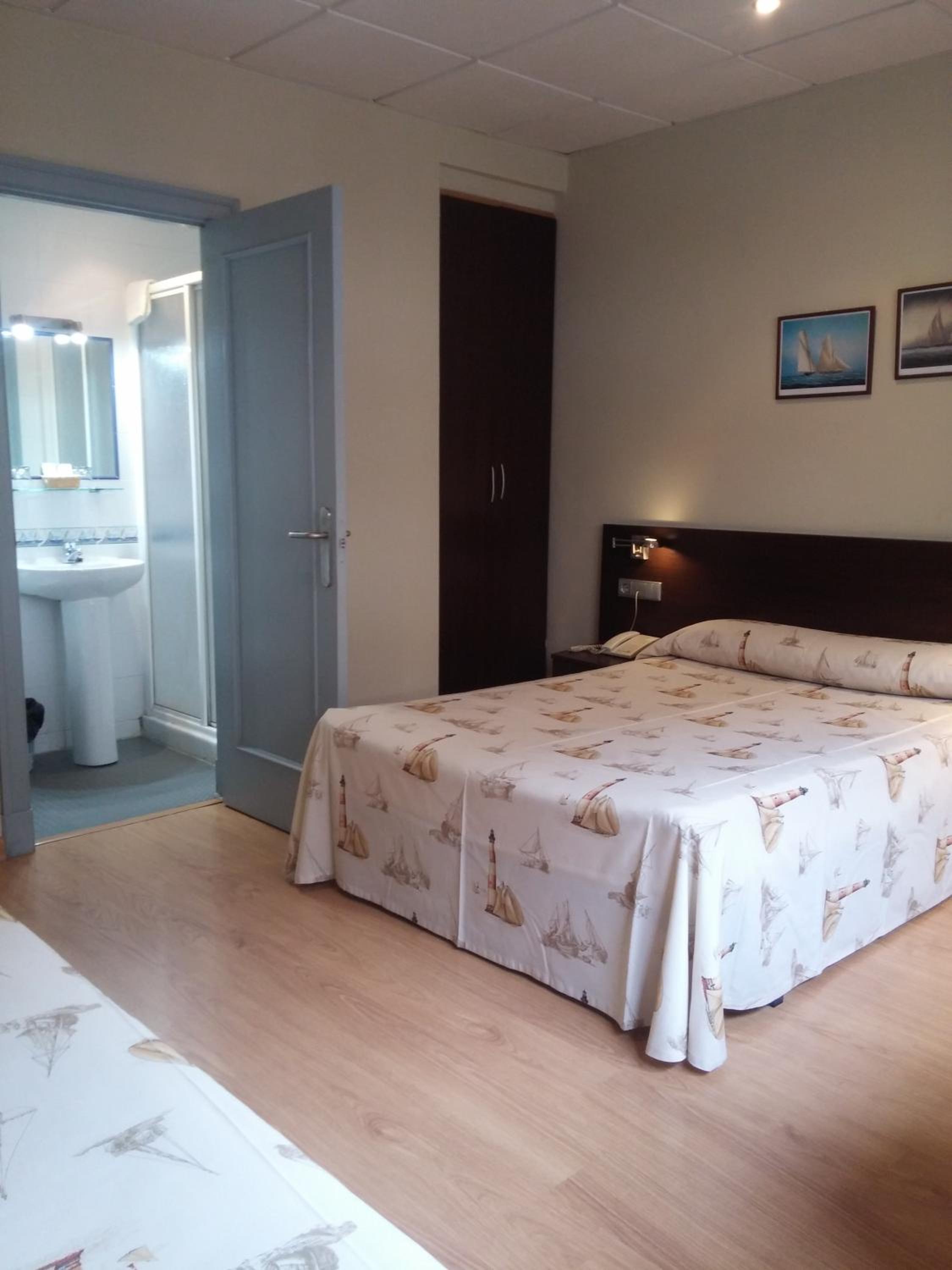 Economy Double or Twin Room - Photo 1