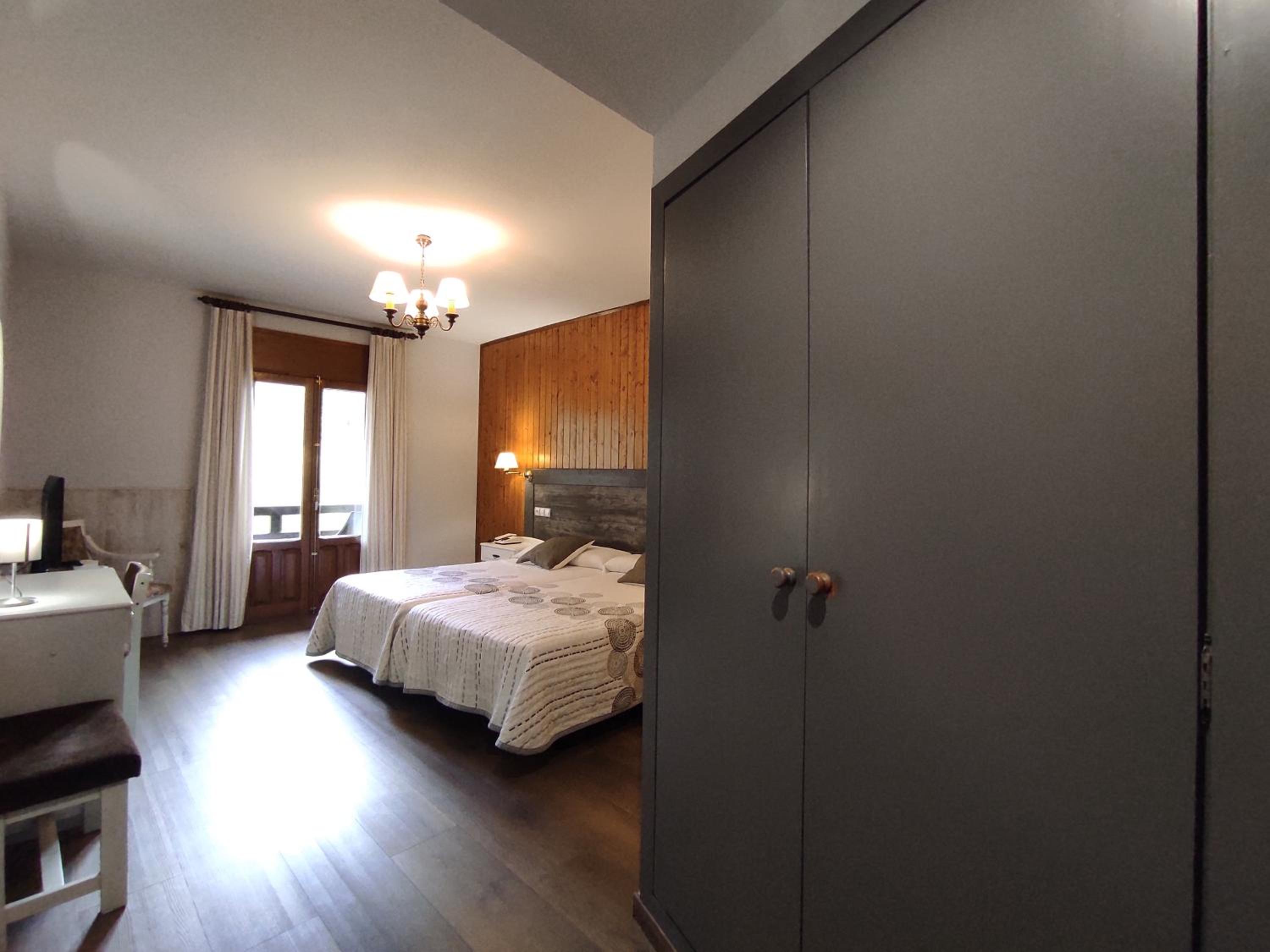 Standard Single Room with Balcony photo 3