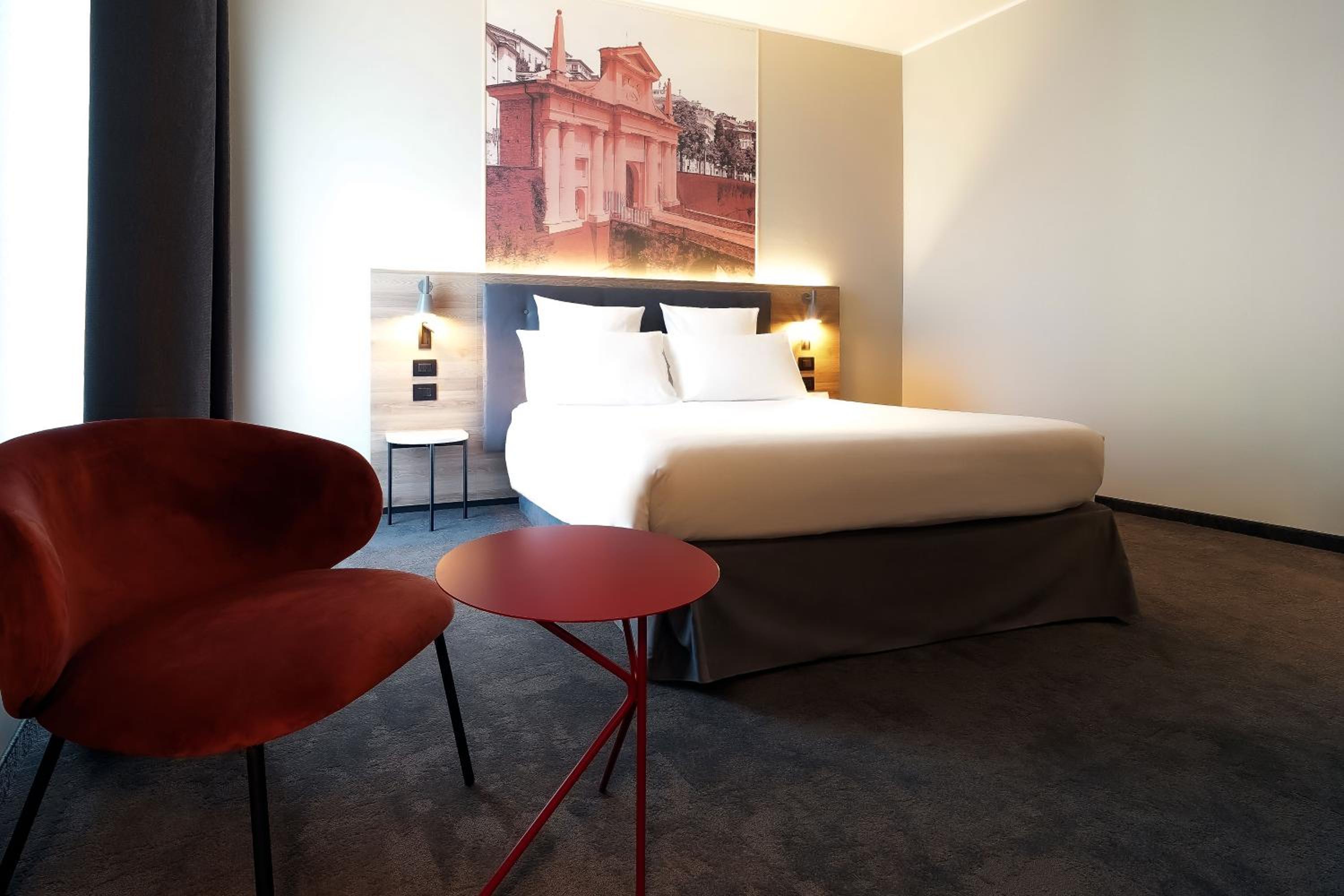Standard Double Room - Photo 10