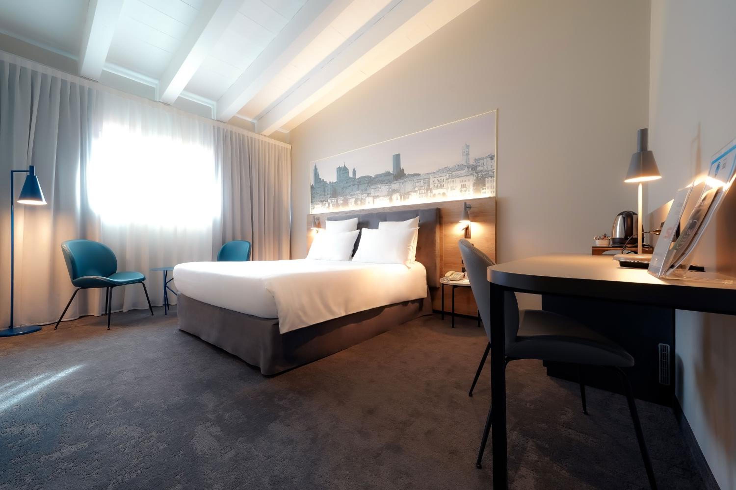 Standard Double Room - Photo 23