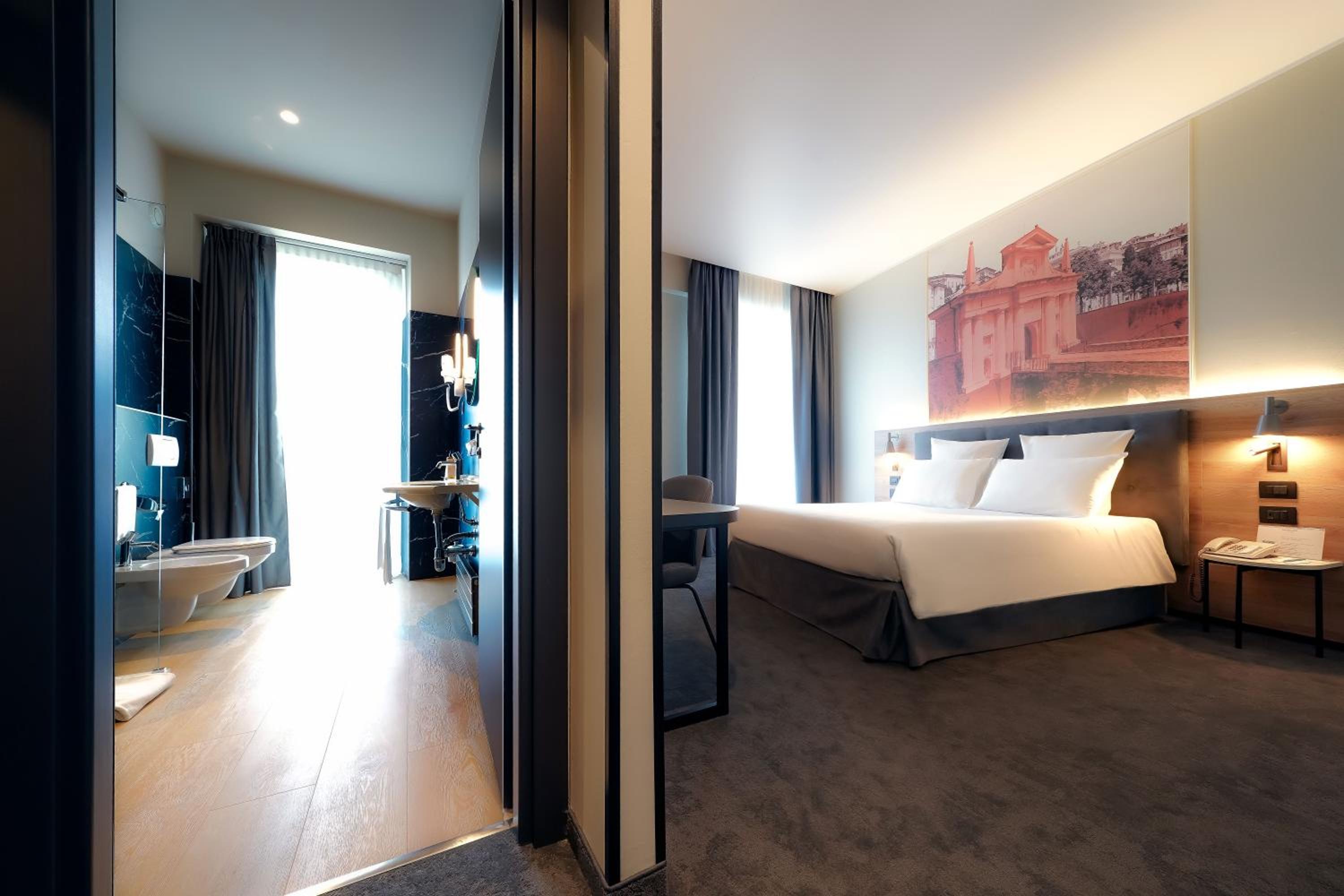 Standard Double Room - Photo 21