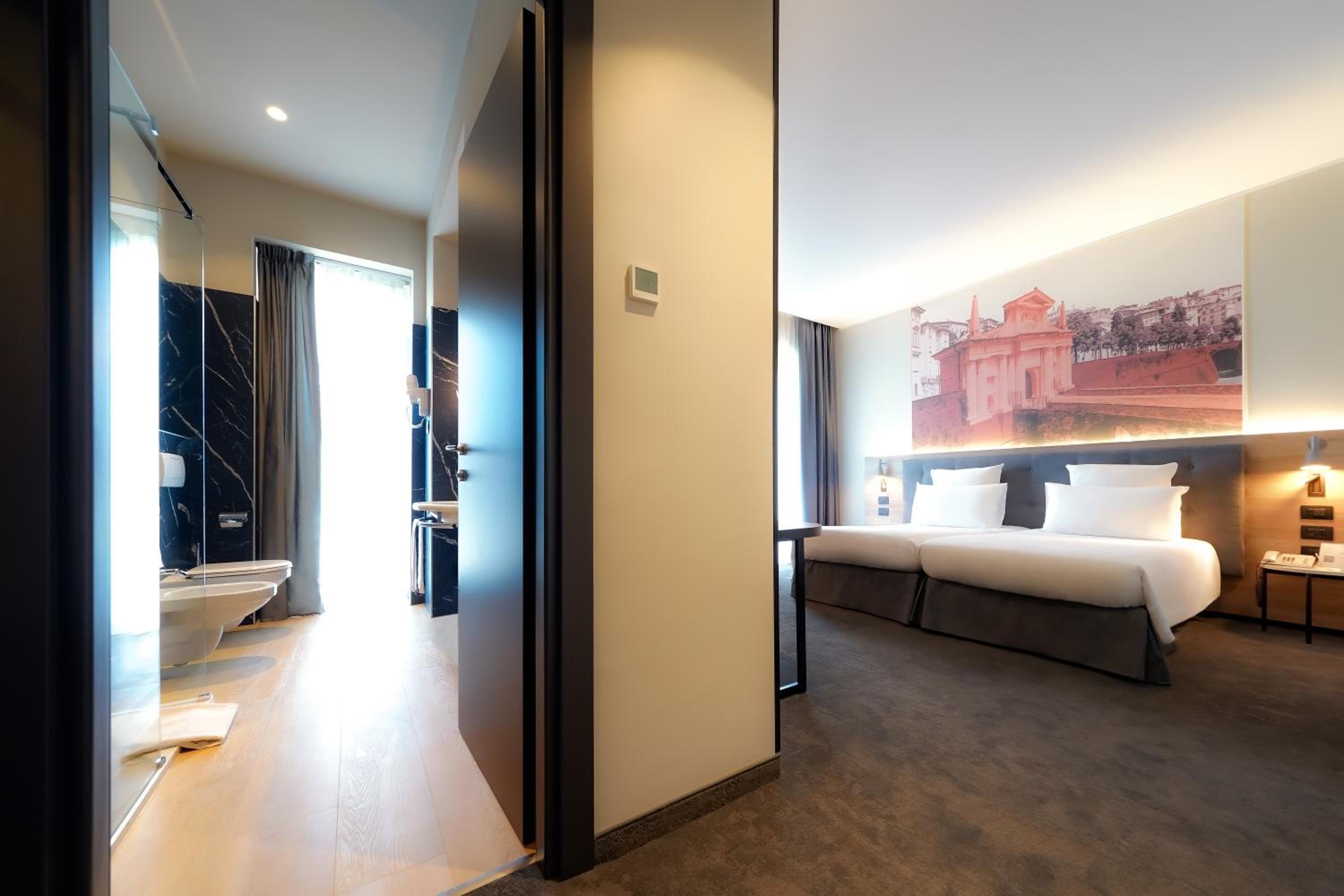 Standard Twin Room - Photo 6