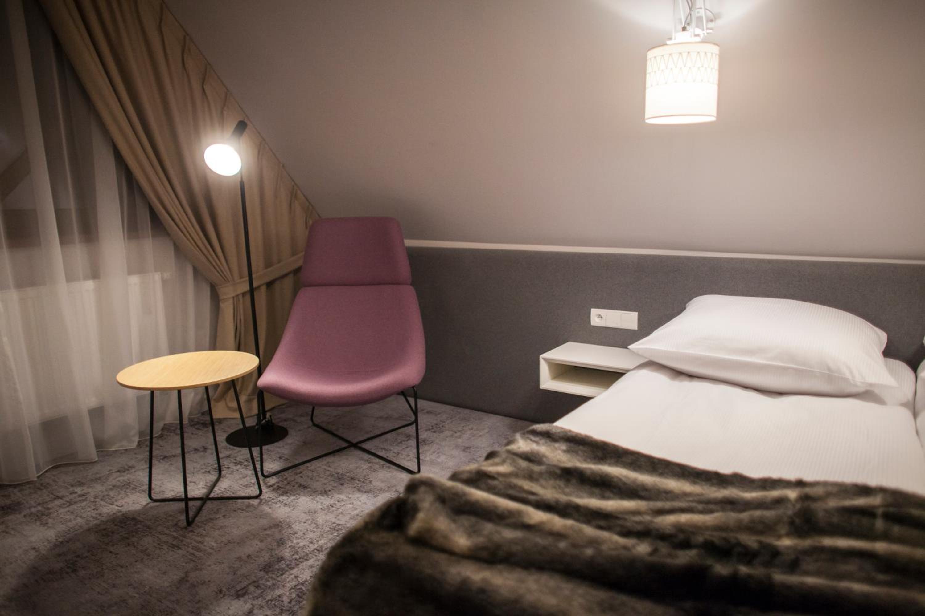 Deluxe Double Room (2 Adults + 1 Child) photo 2