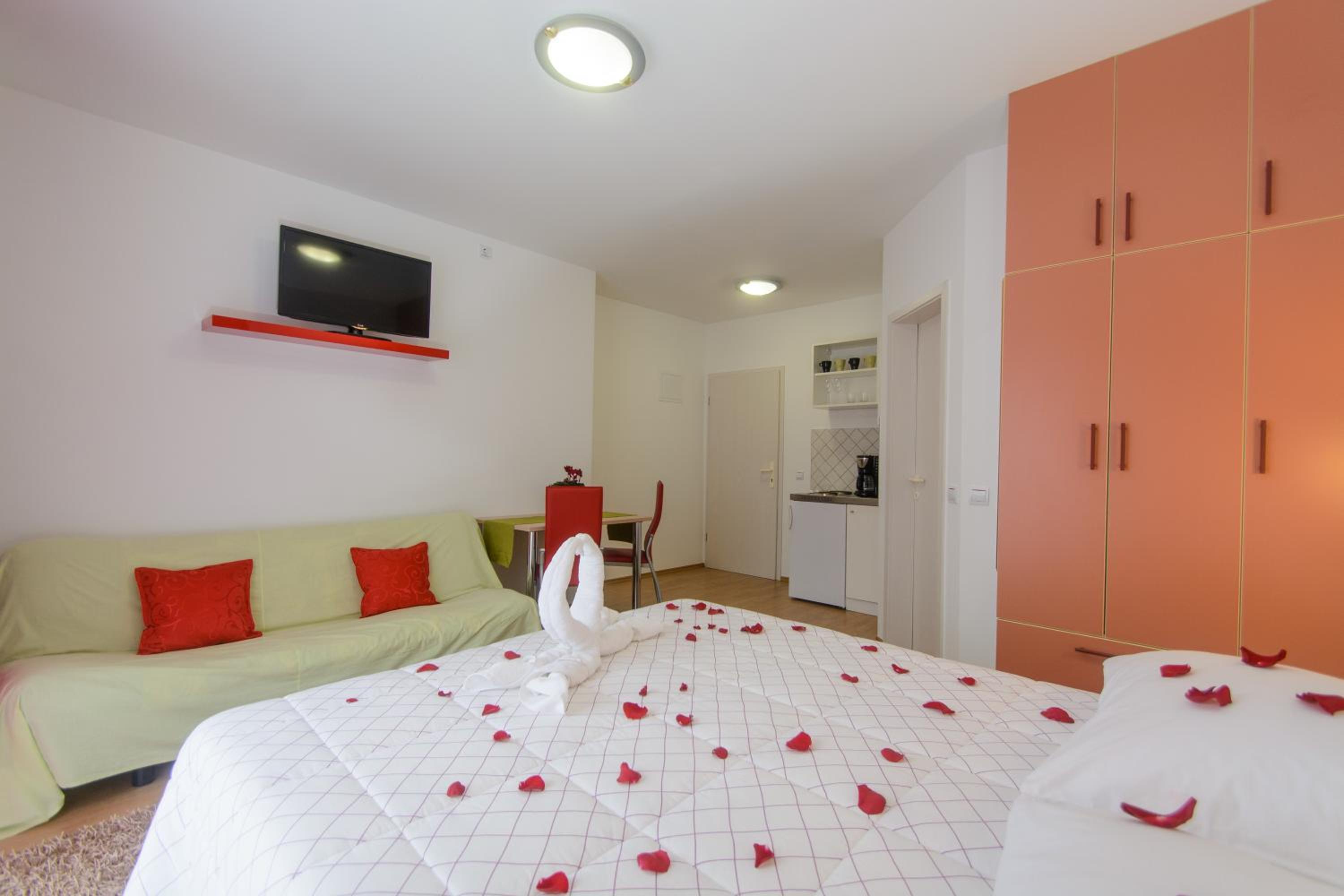 Studio Apartment with Sea View - Photo 11