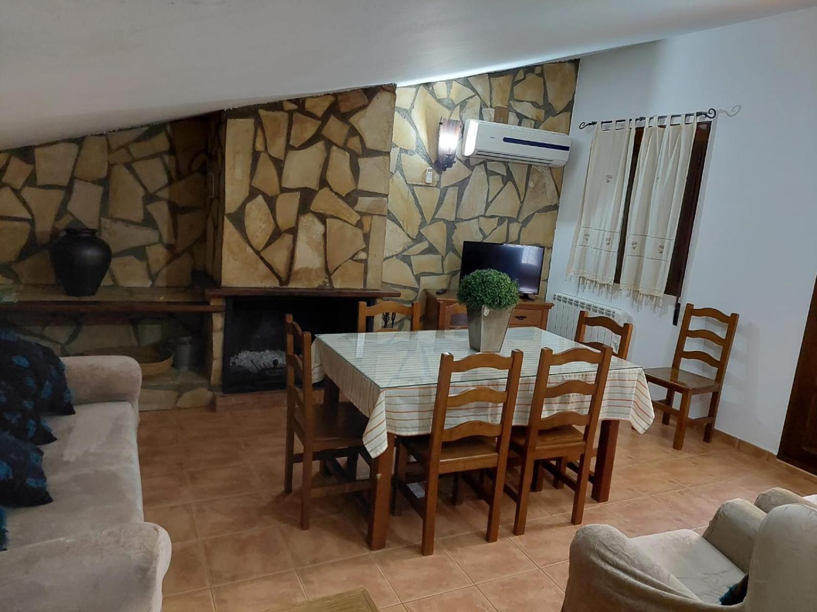 Three-Bedroom House photo 2