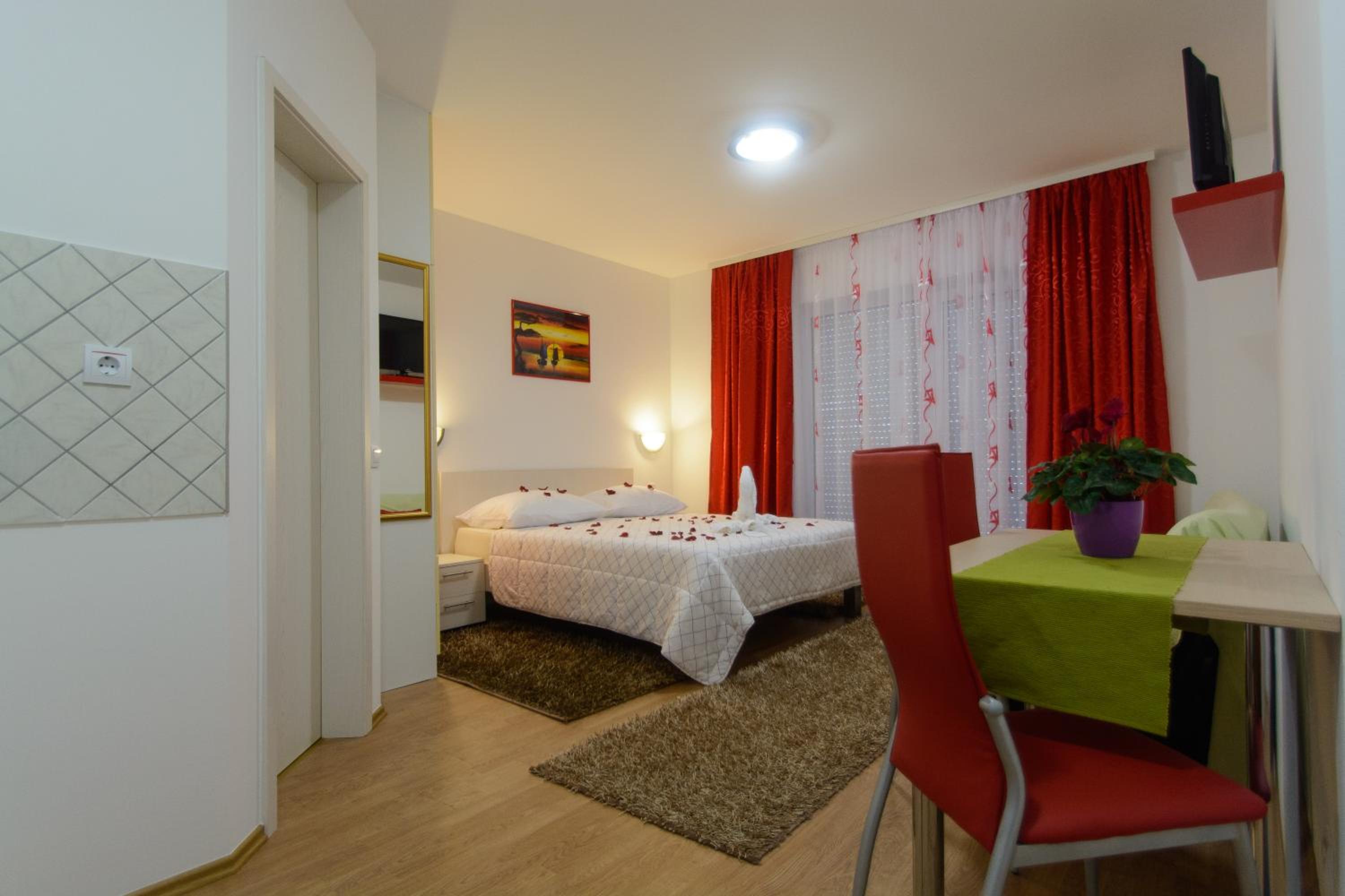 Studio Apartment with Sea View - Photo 9