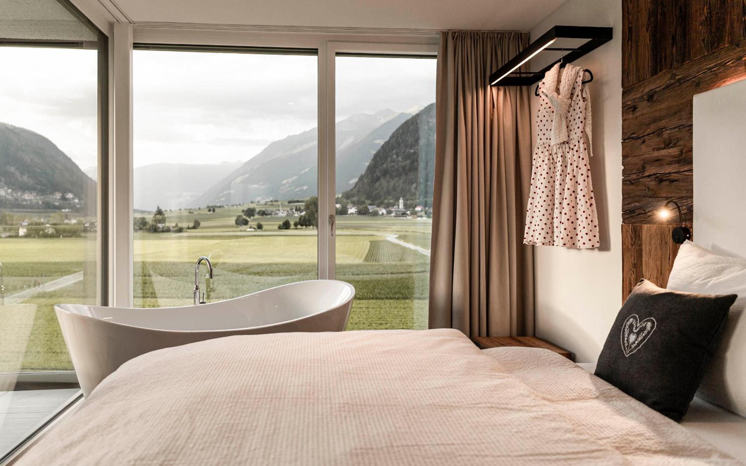 Apartment with Mountain View photo 1