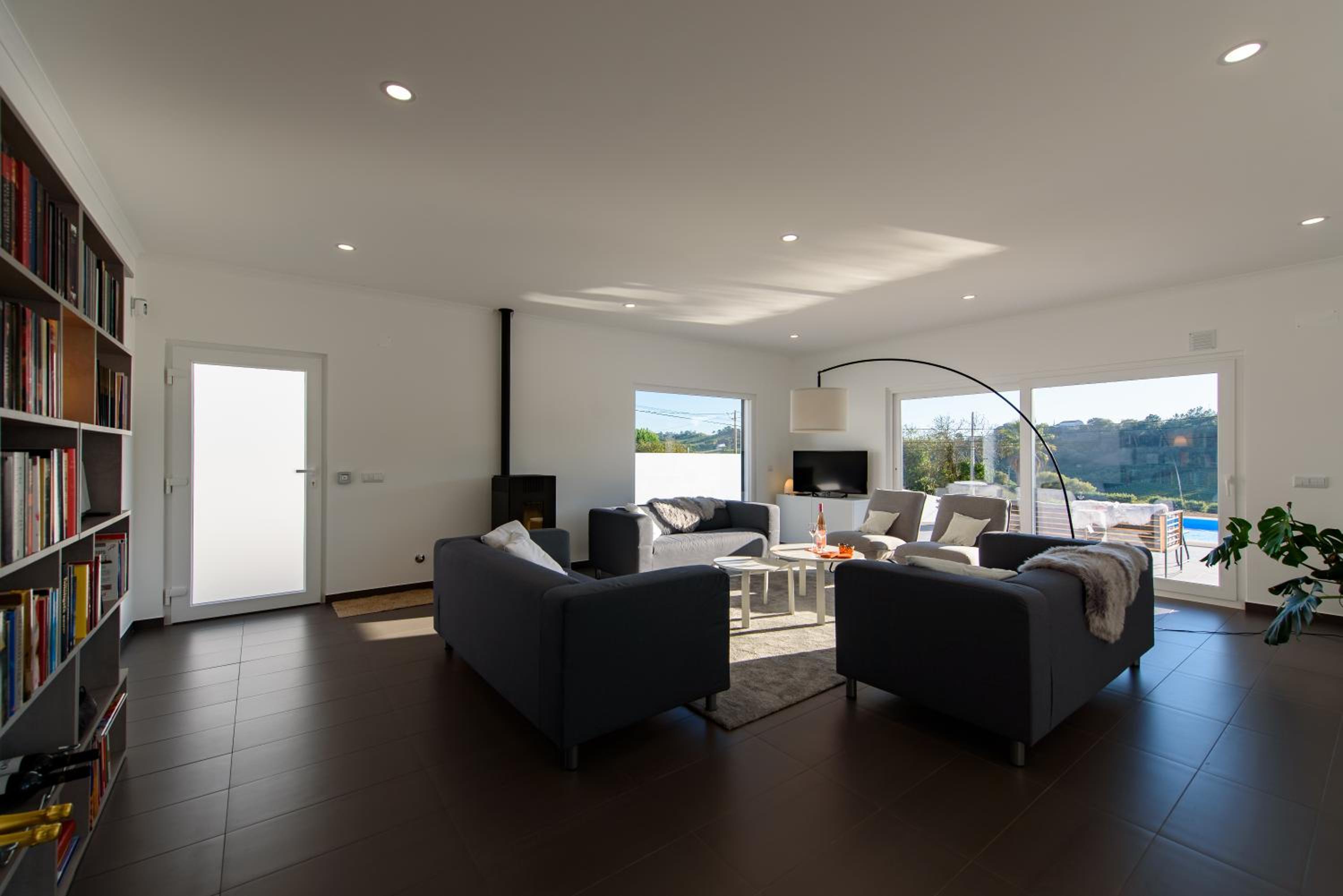 Three-Bedroom Villa photo 2