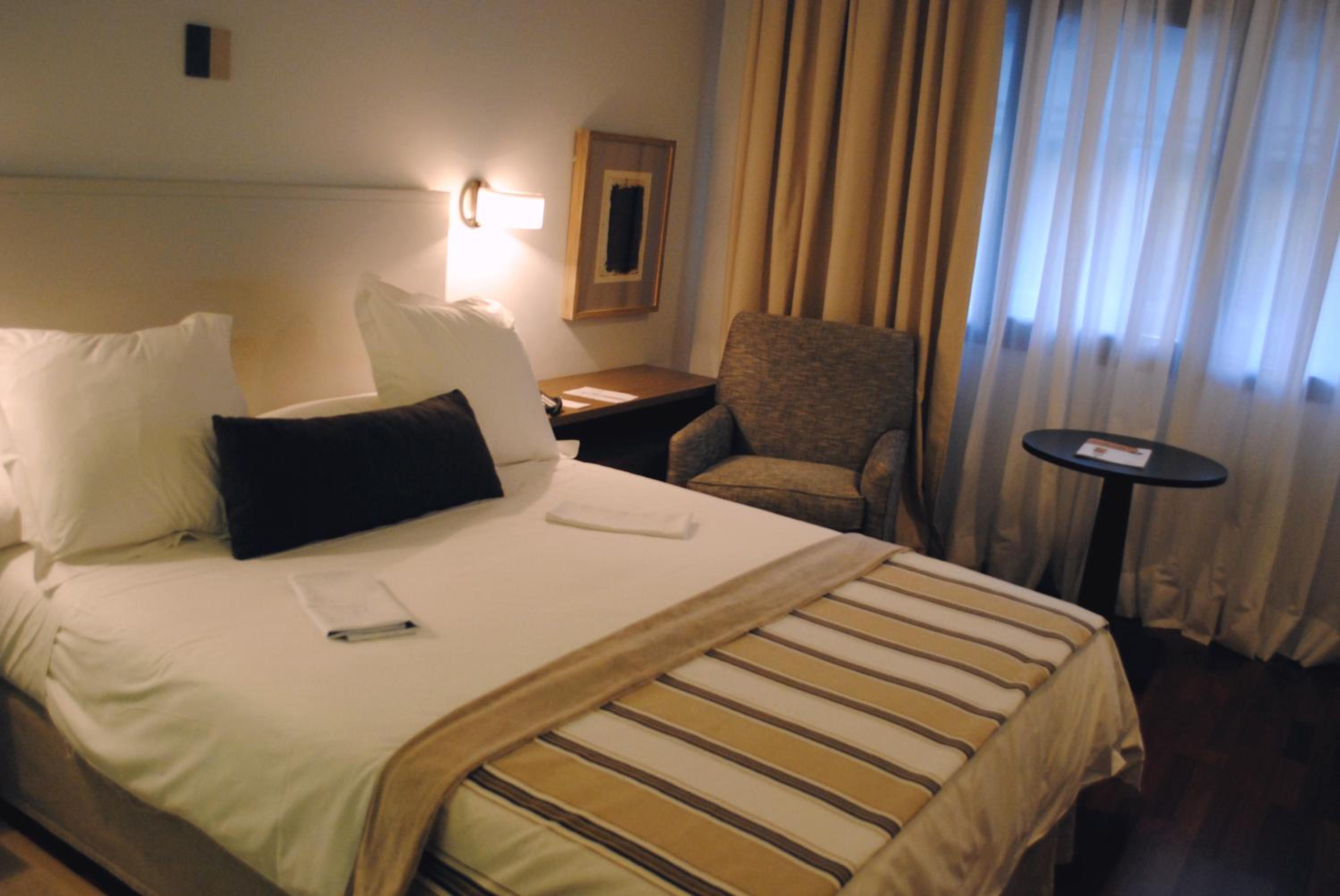 Standard Double Room - Photo 23