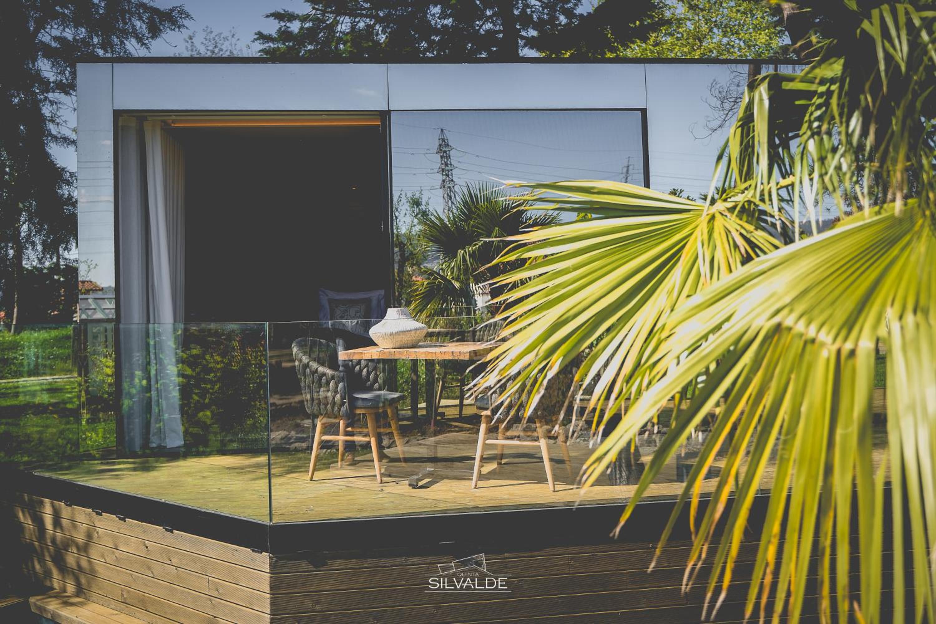 Suite with Private Pool - Photo 15