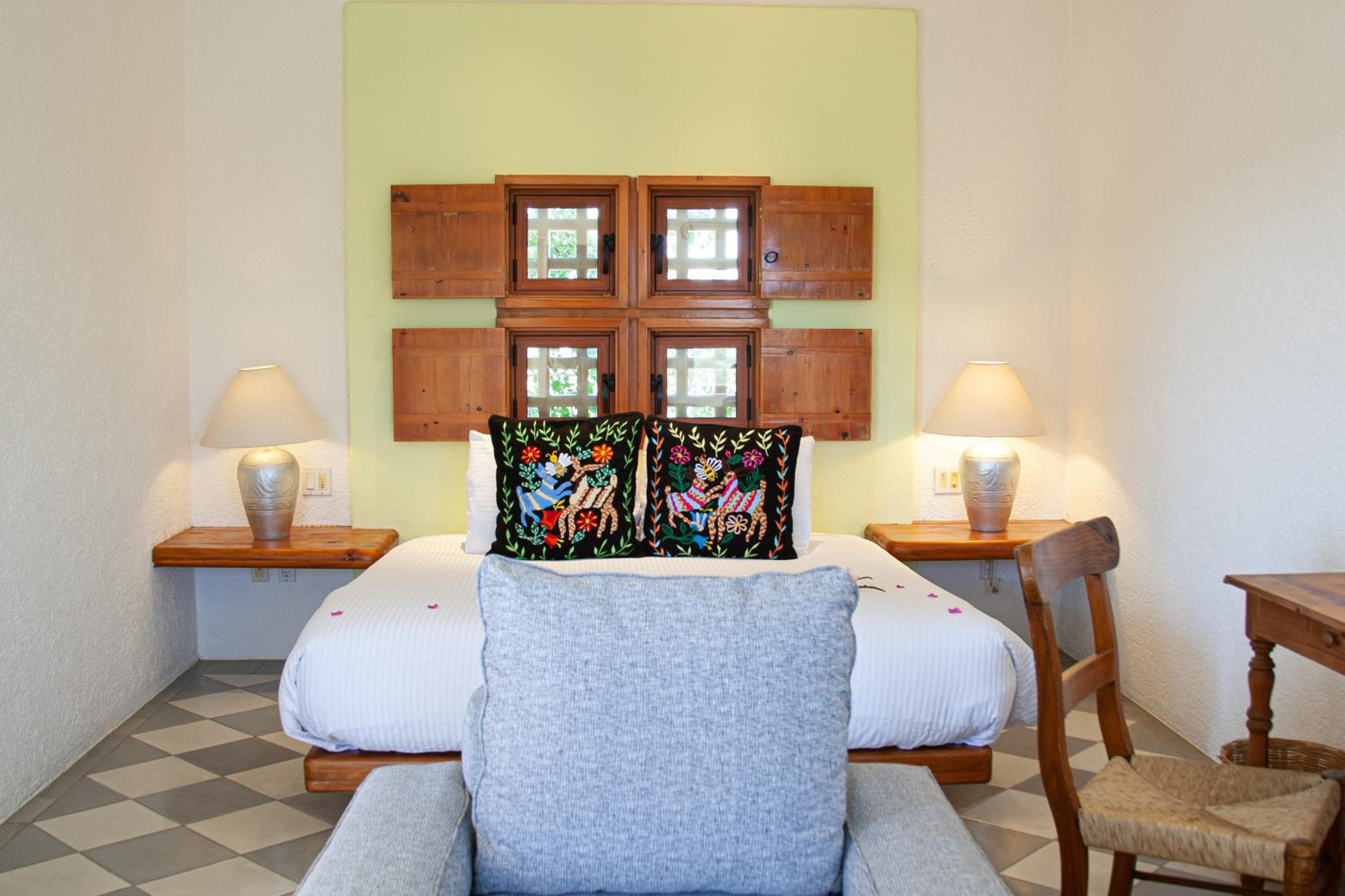 Deluxe King Room - Photo 1