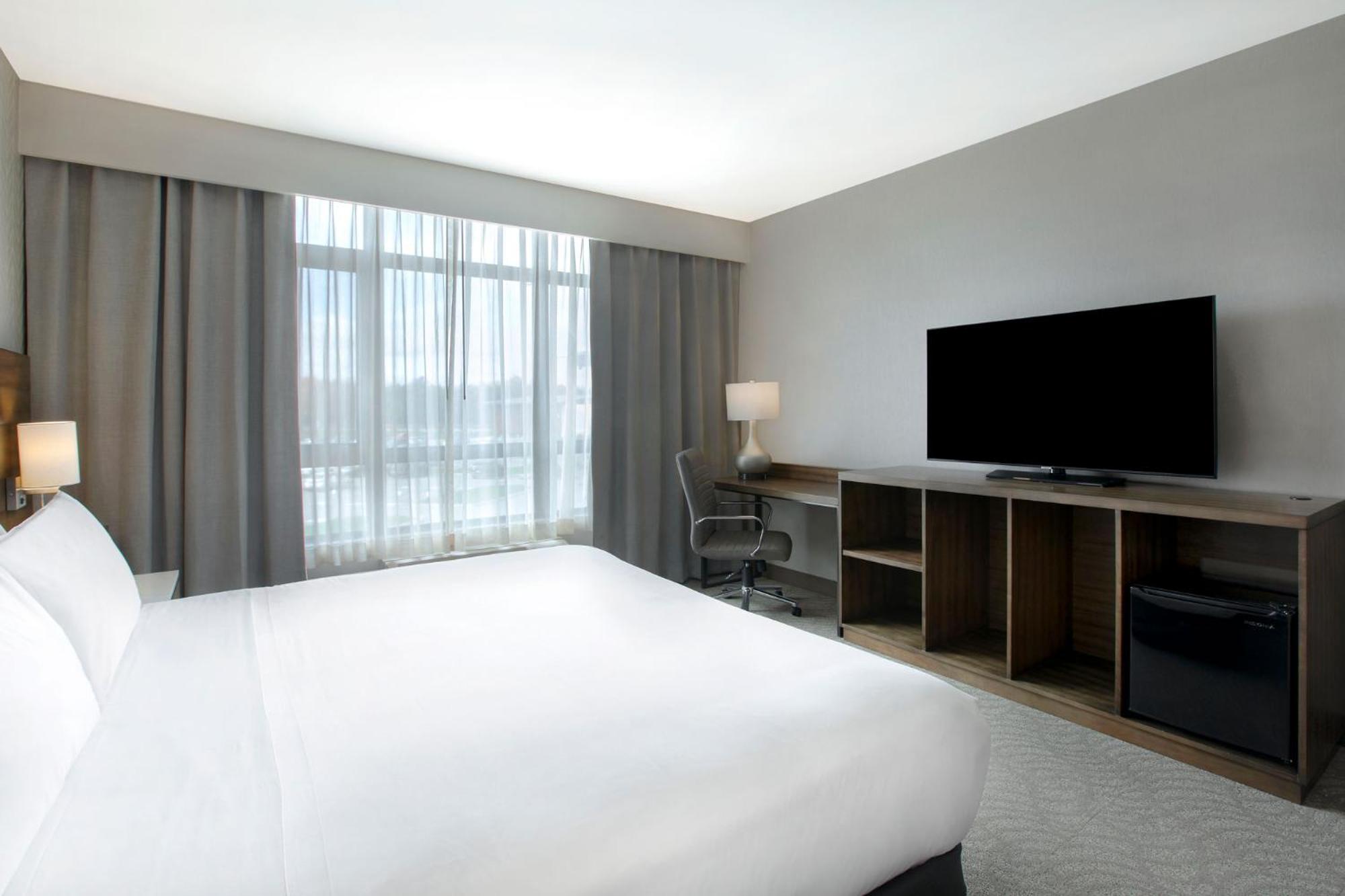 Accessible King - Casino View - Photo 6