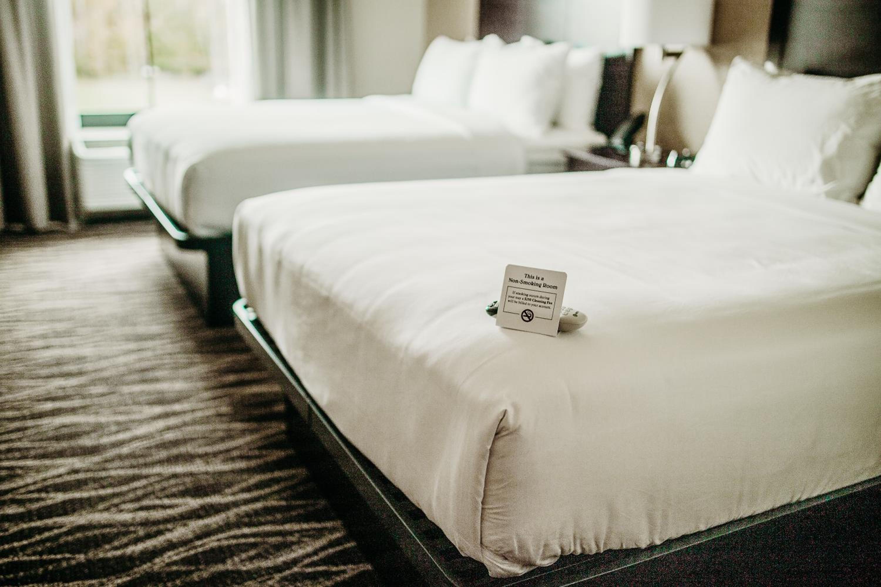 Queen Room with Two Queen Beds - Photo 2