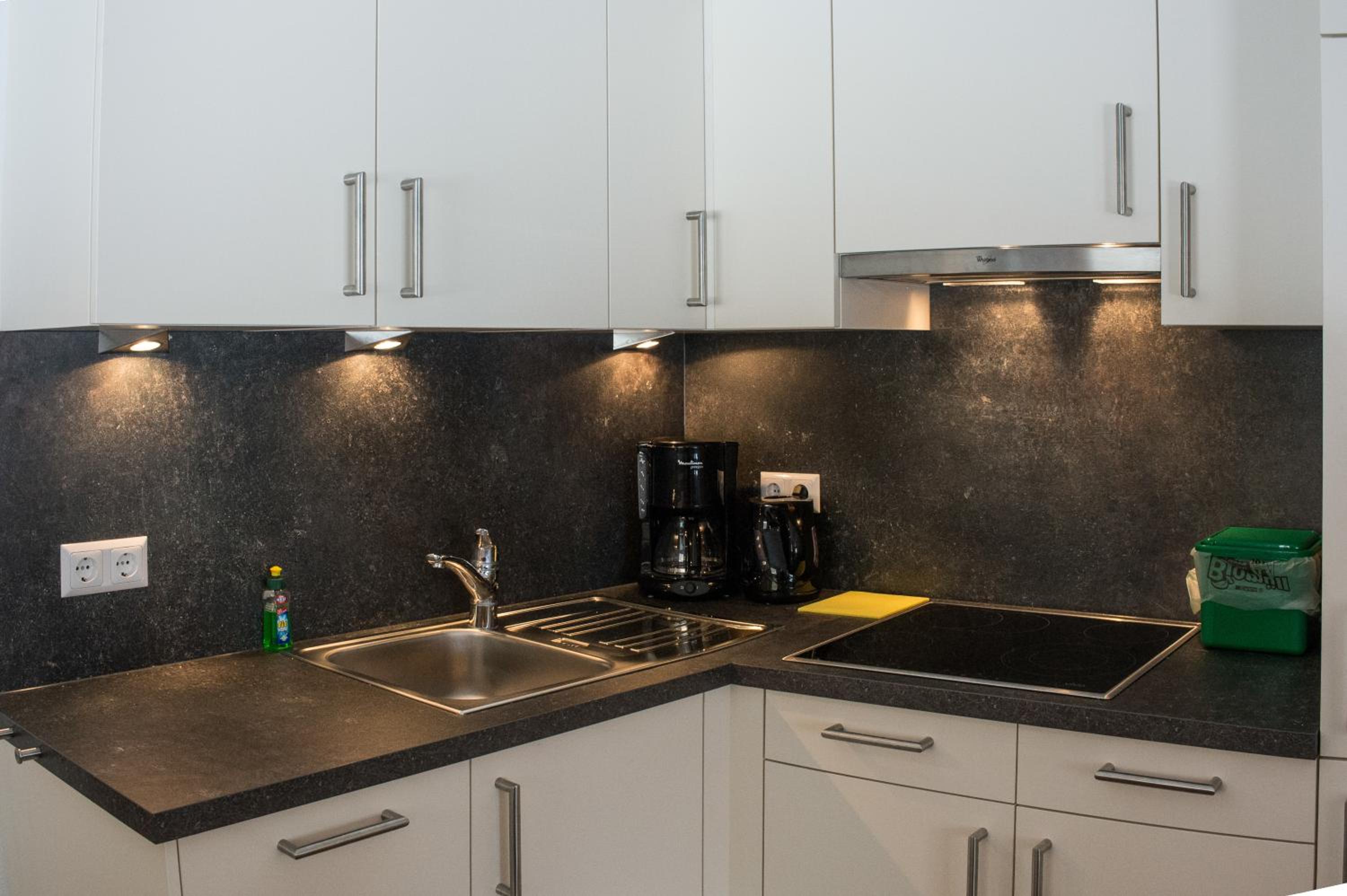 Studio Apartment - Top 3 photo 2