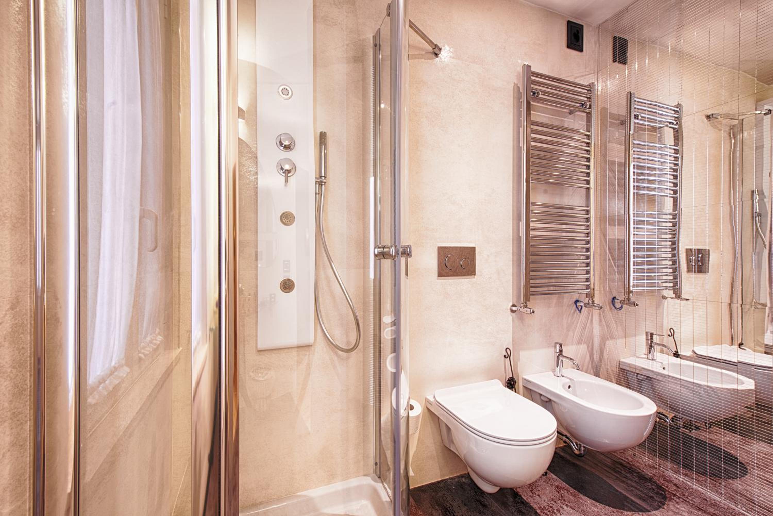 Superior Double Room with One Double Bed and 2 Adults Occupancy (Non Smoking) thumbnail 6