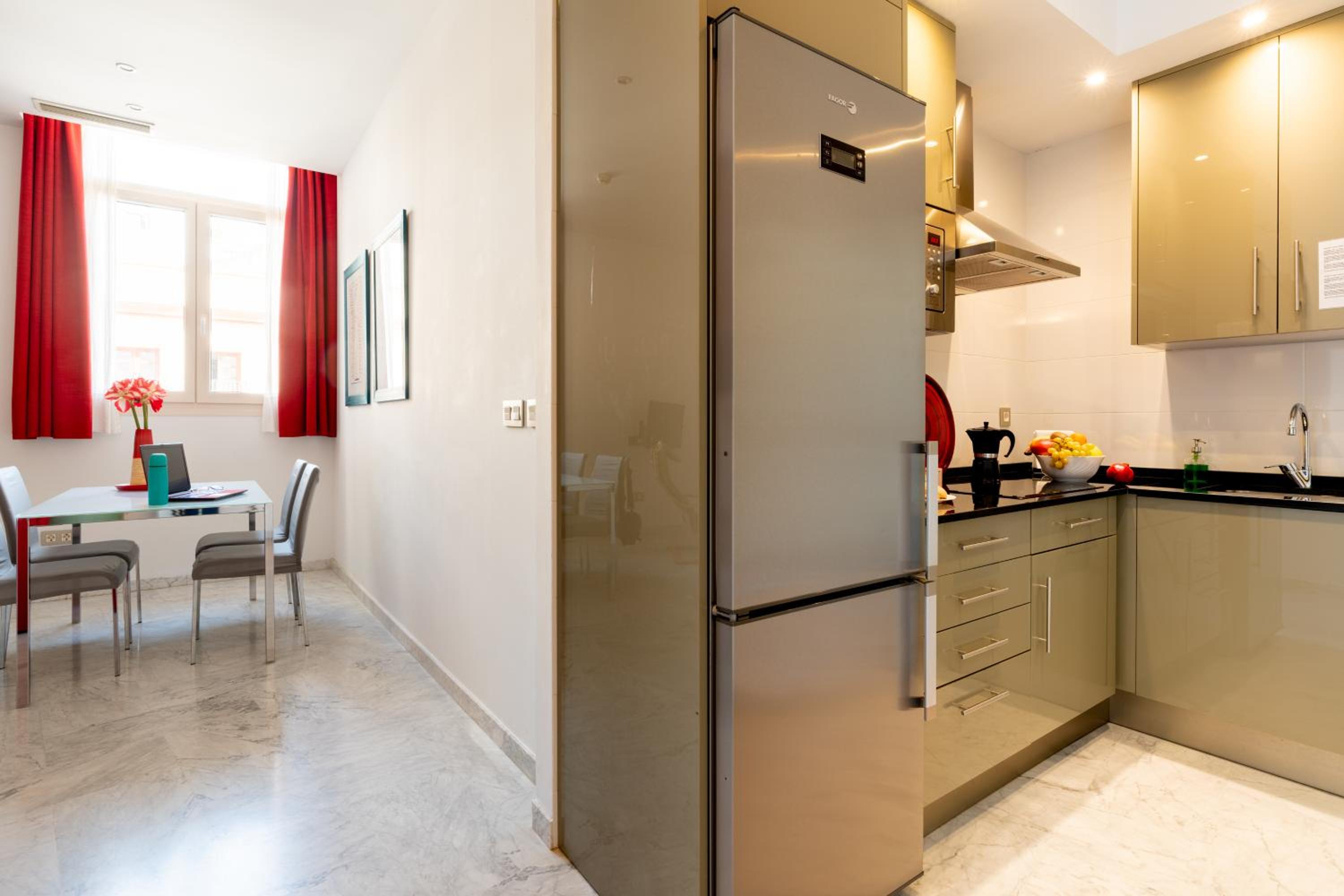 One-Bedroom Apartment - Photo 27