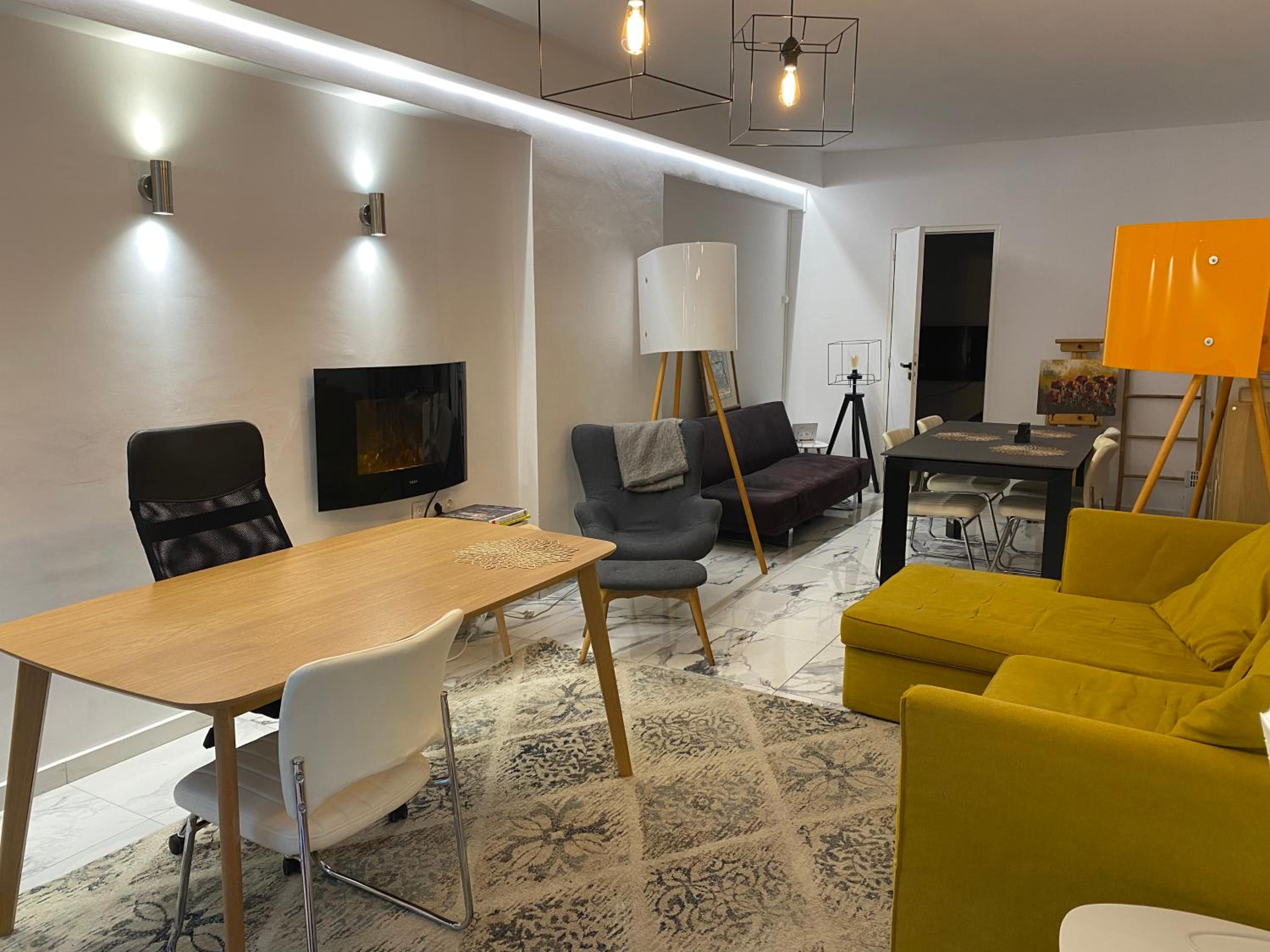 One-Bedroom Apartment