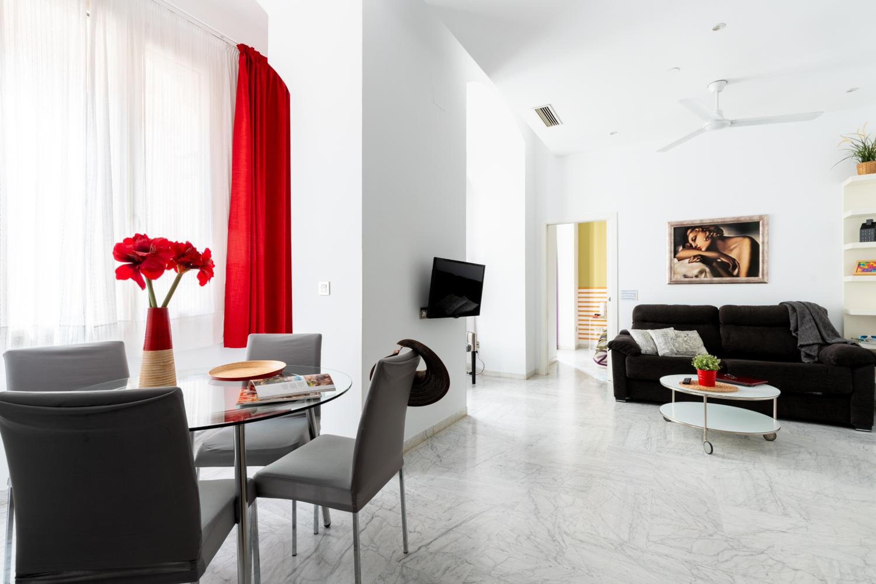 One-Bedroom Apartment - Photo 21