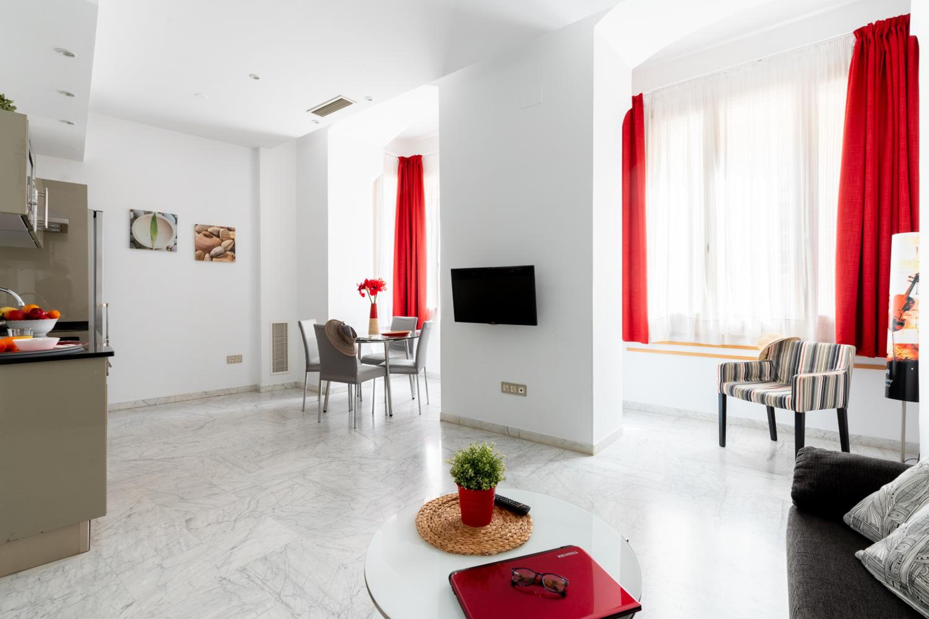 One-Bedroom Apartment - Photo 9