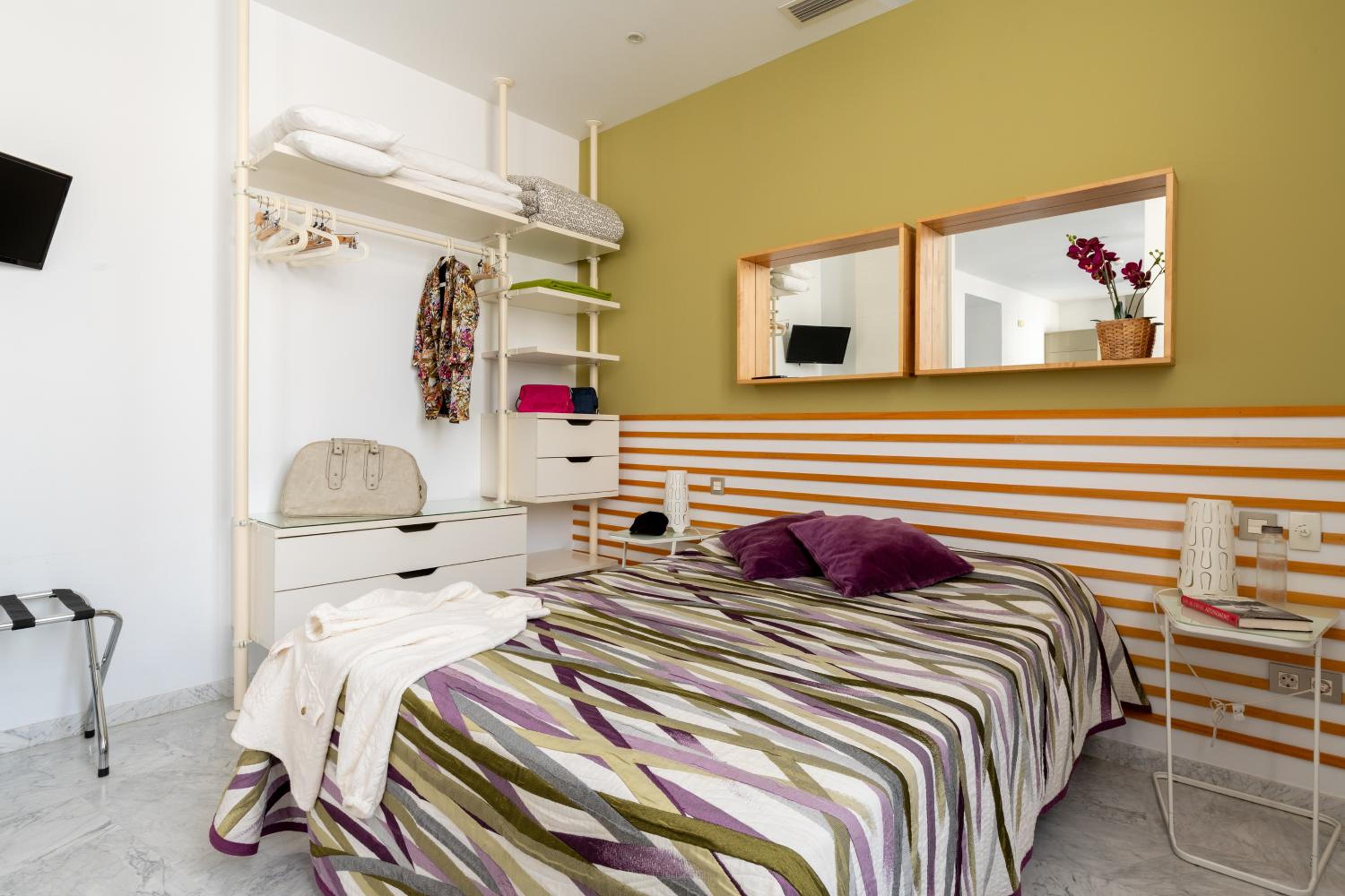 One-Bedroom Apartment - Photo 58