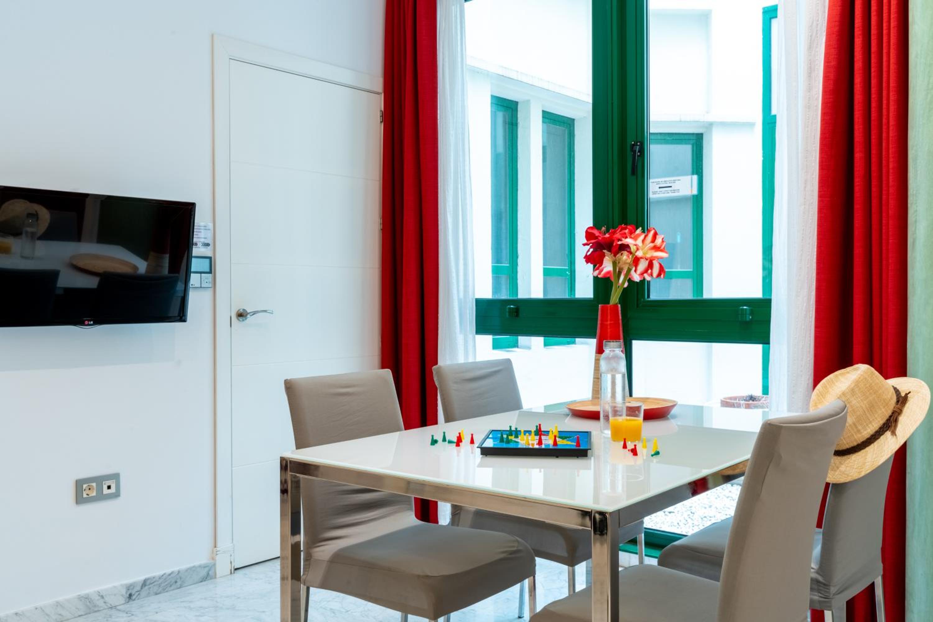 One-Bedroom Apartment - Photo 29