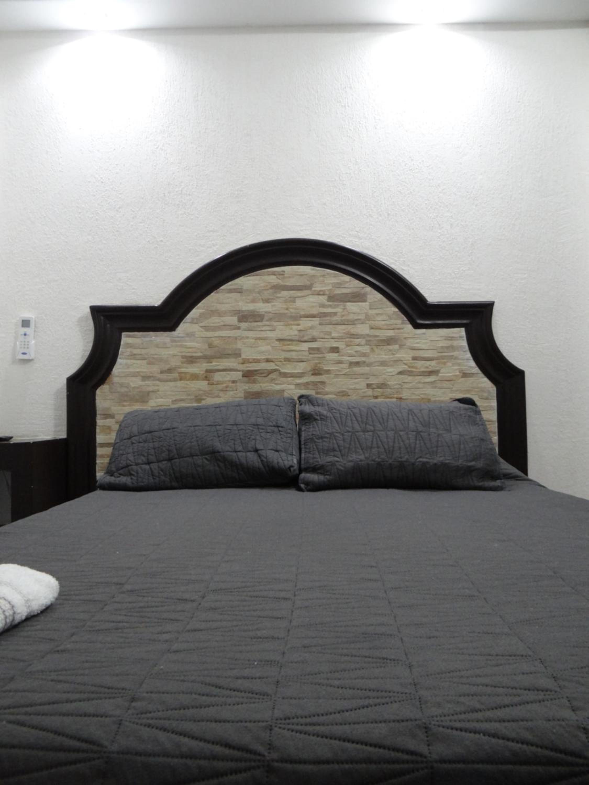 Large Double or Twin Room - Photo 1