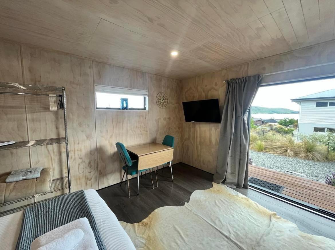 One-Bedroom House - Photo 2