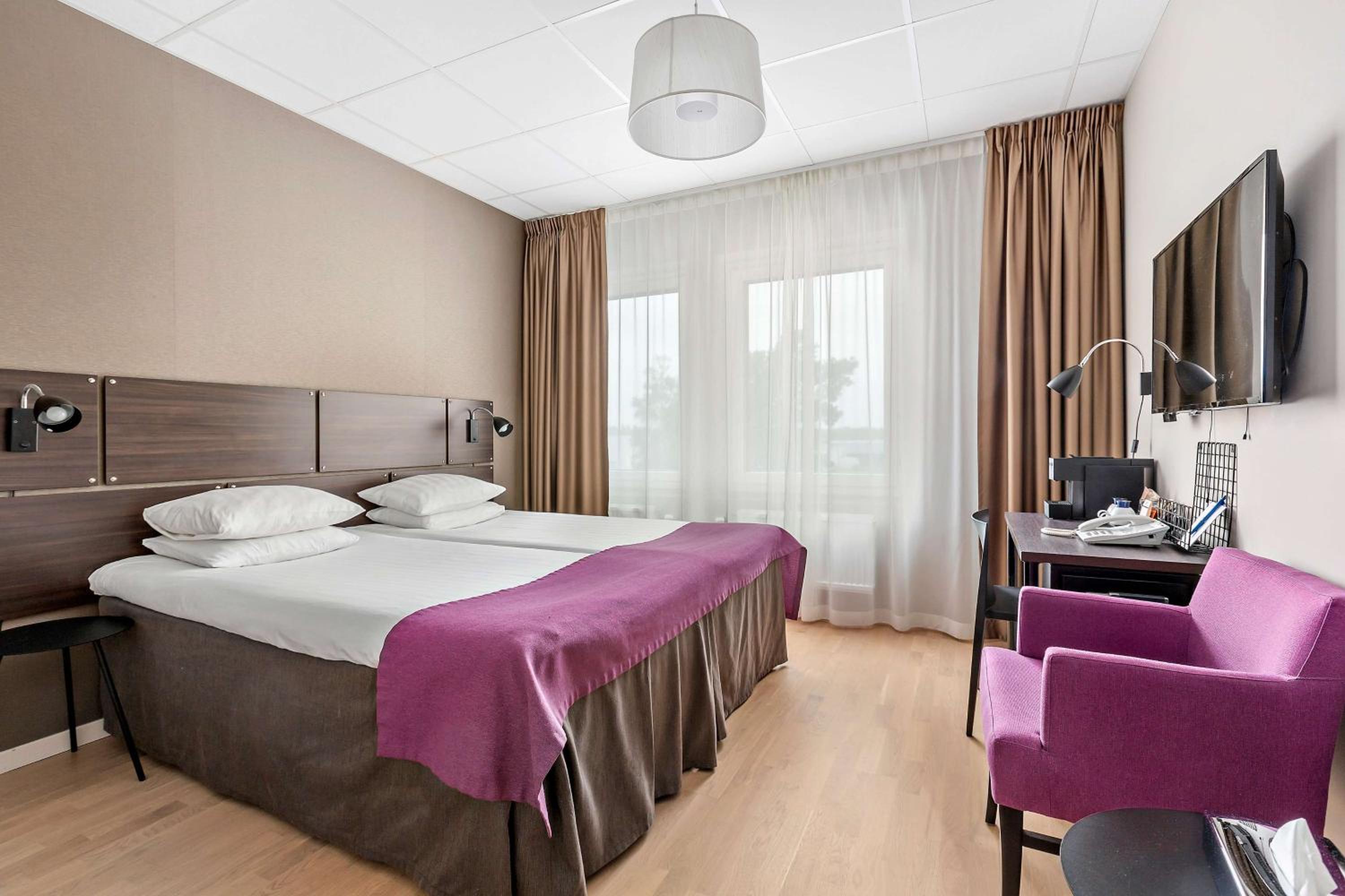 Standard King Room - Photo 1