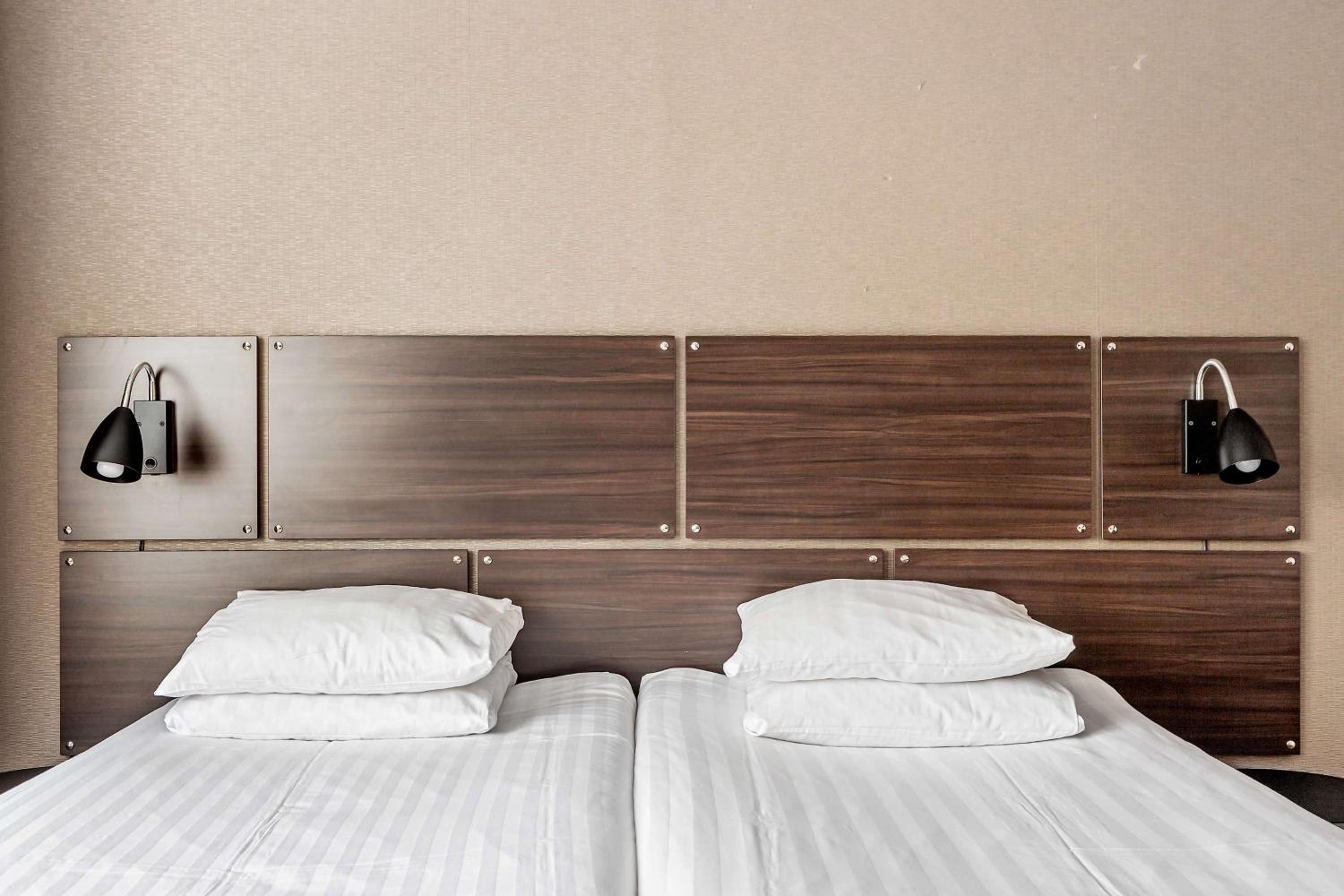 Standard Twin Room - Photo 20