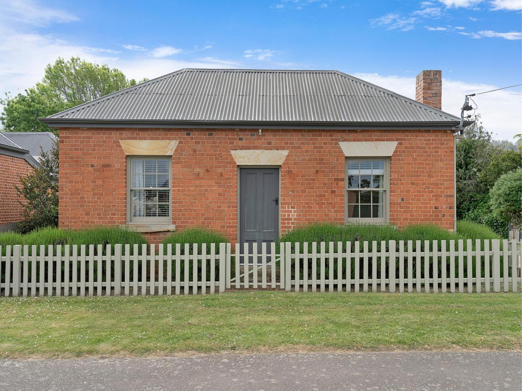 Murphetts 5 Bedroom Cottage photo 2