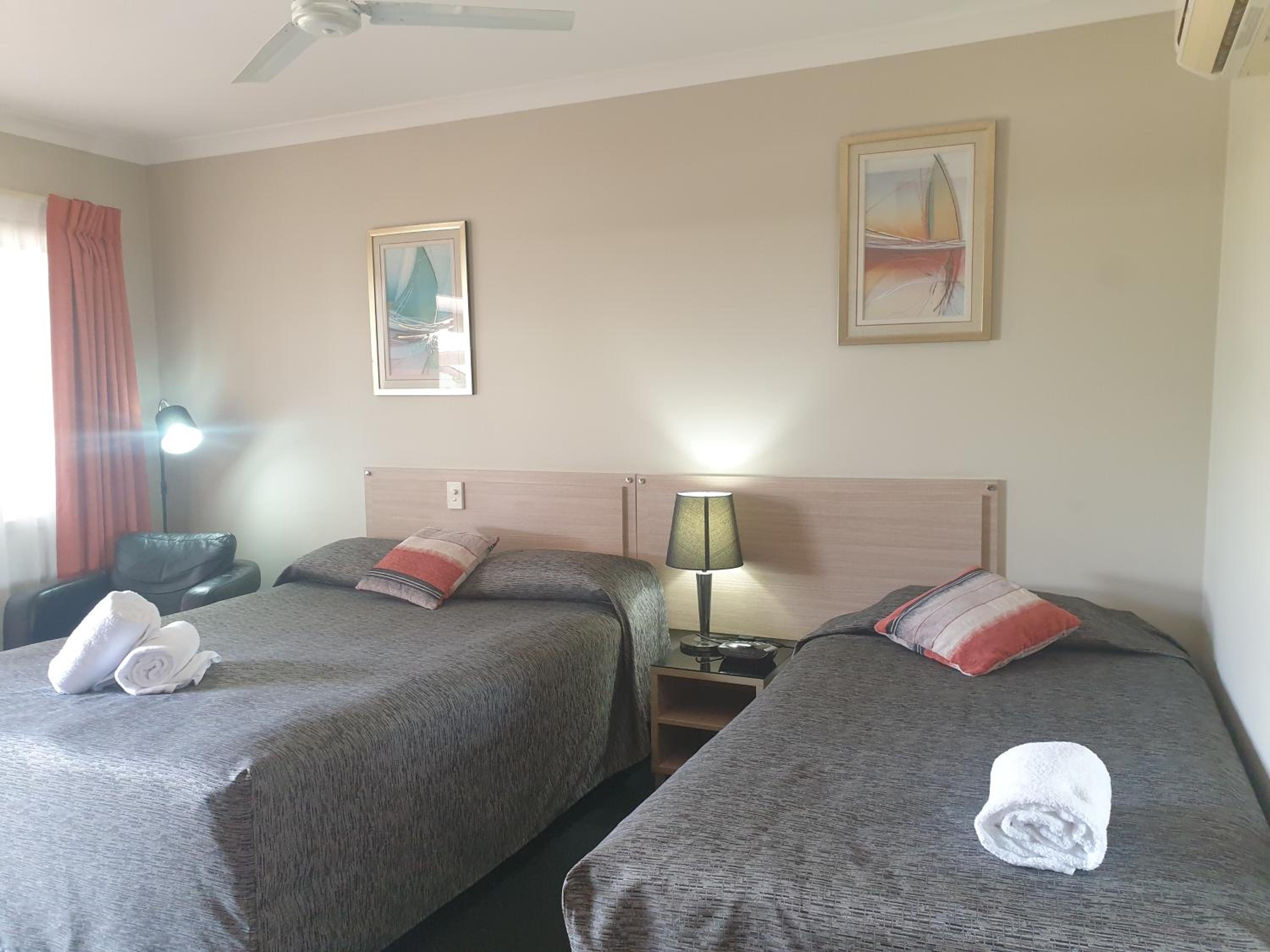 Deluxe Twin Room photo 3