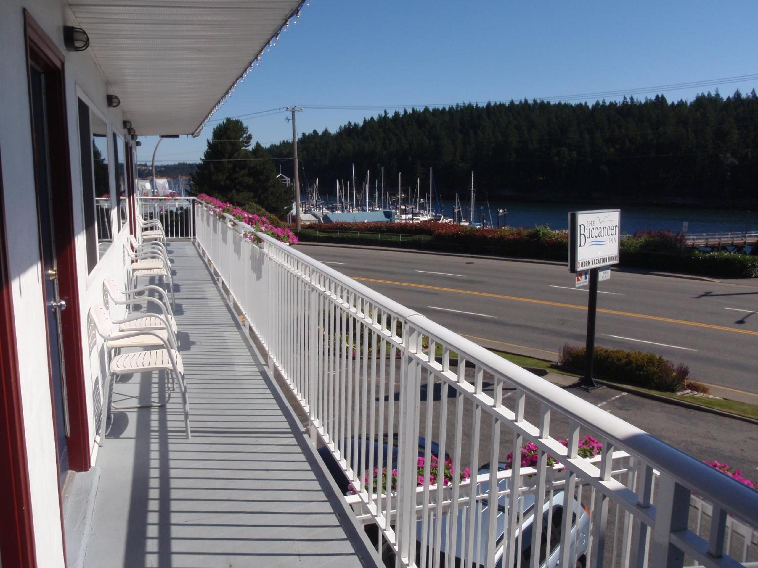 Seaview One-Bedroom King Suite photo 2