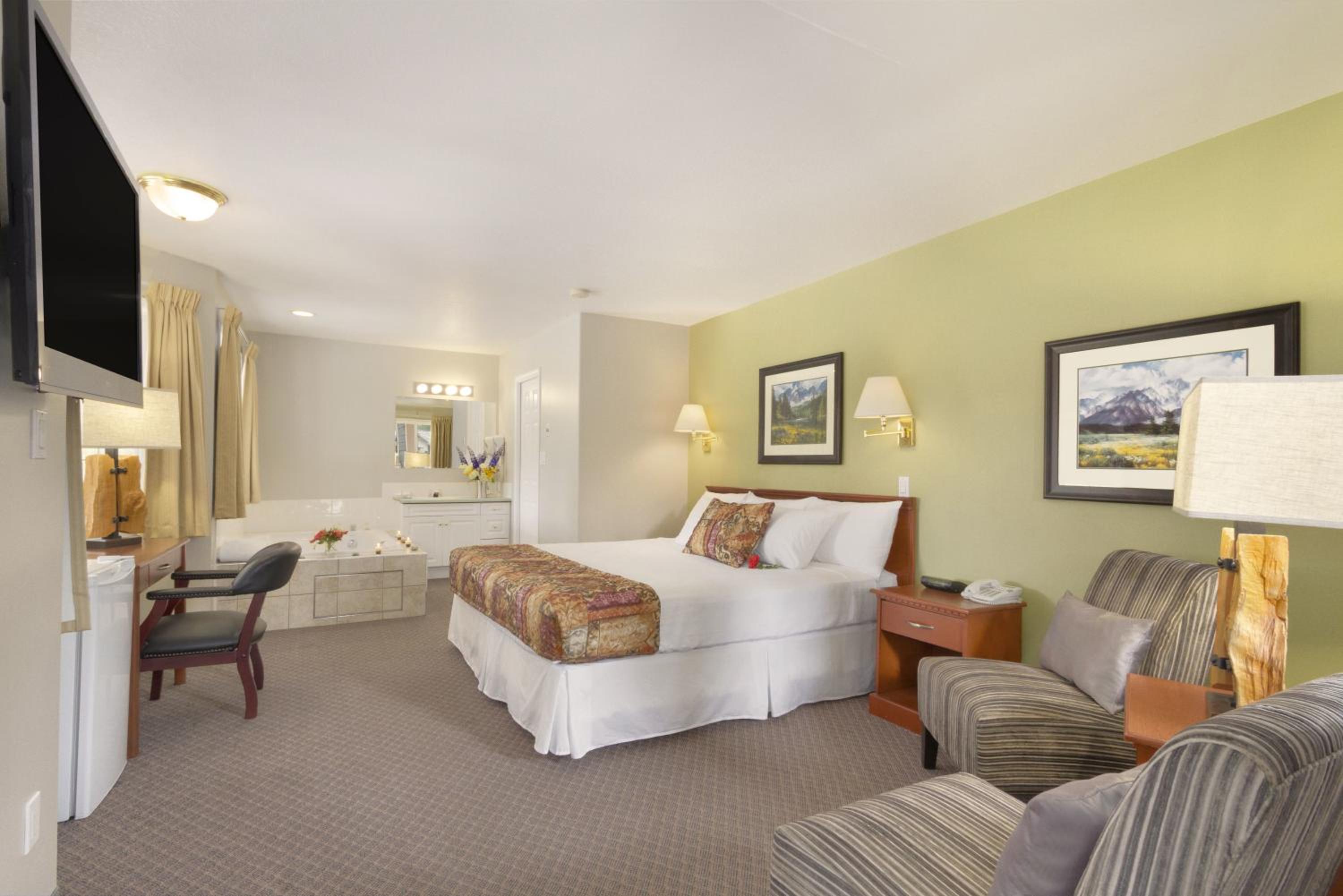Studio Suite - One King Bed - Non-Smoking - Photo 2