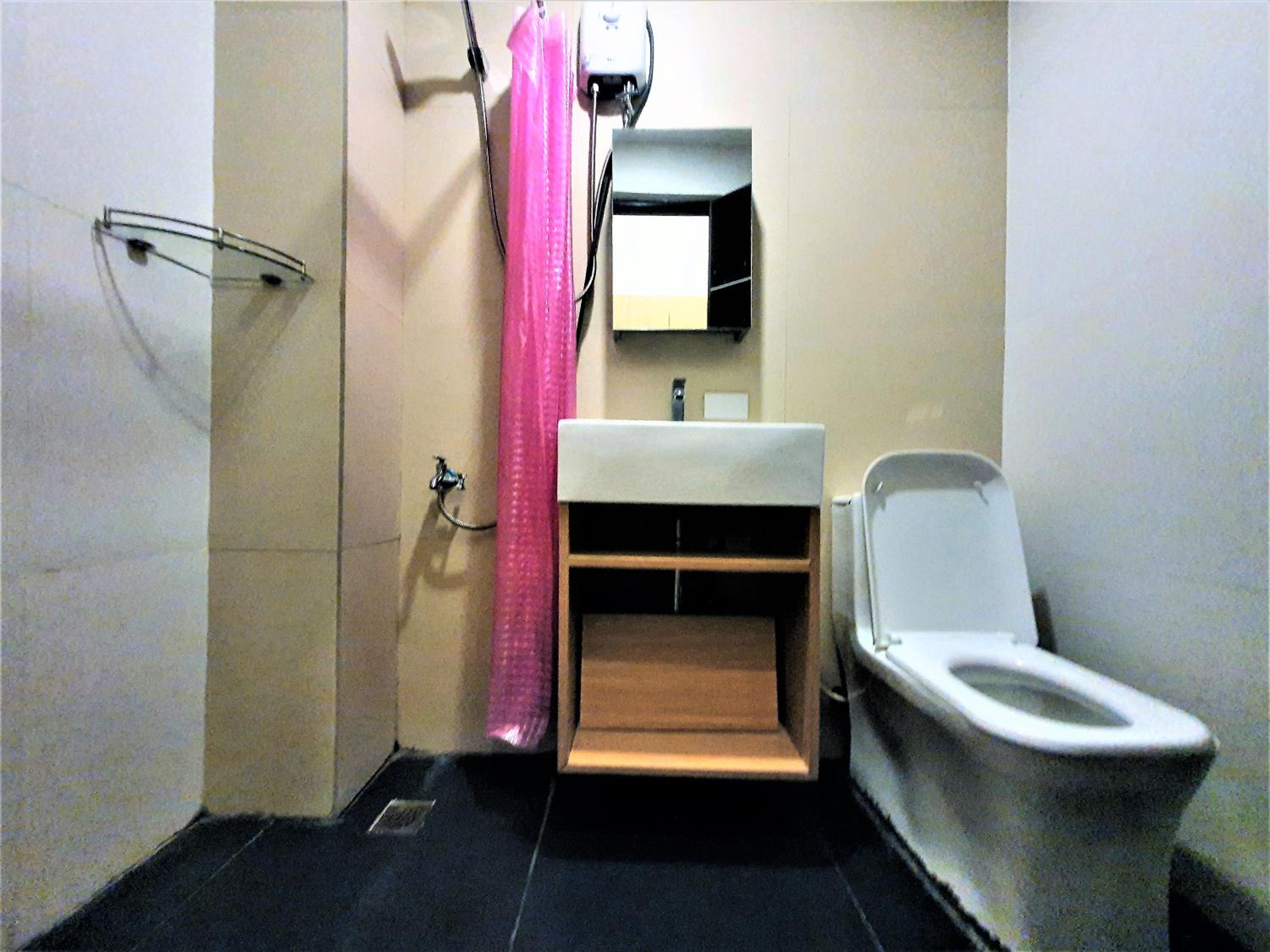 Standard Suite - Photo 9