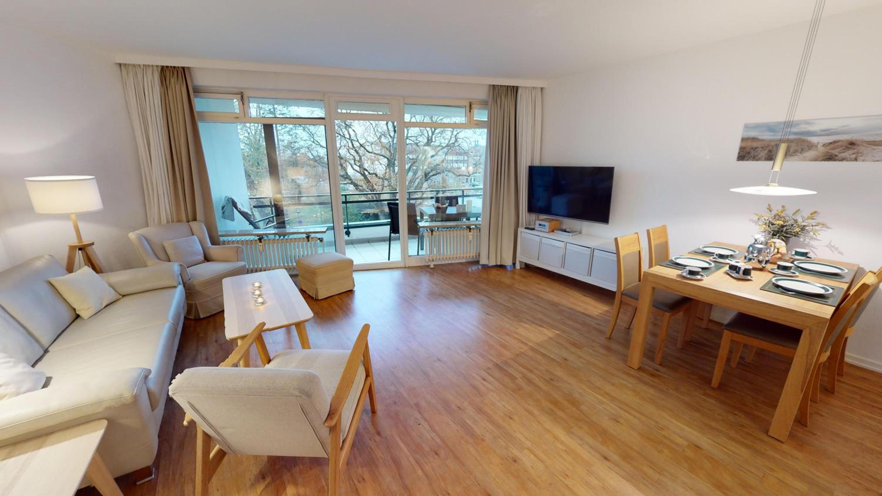 Apartment with Balcony photo 1