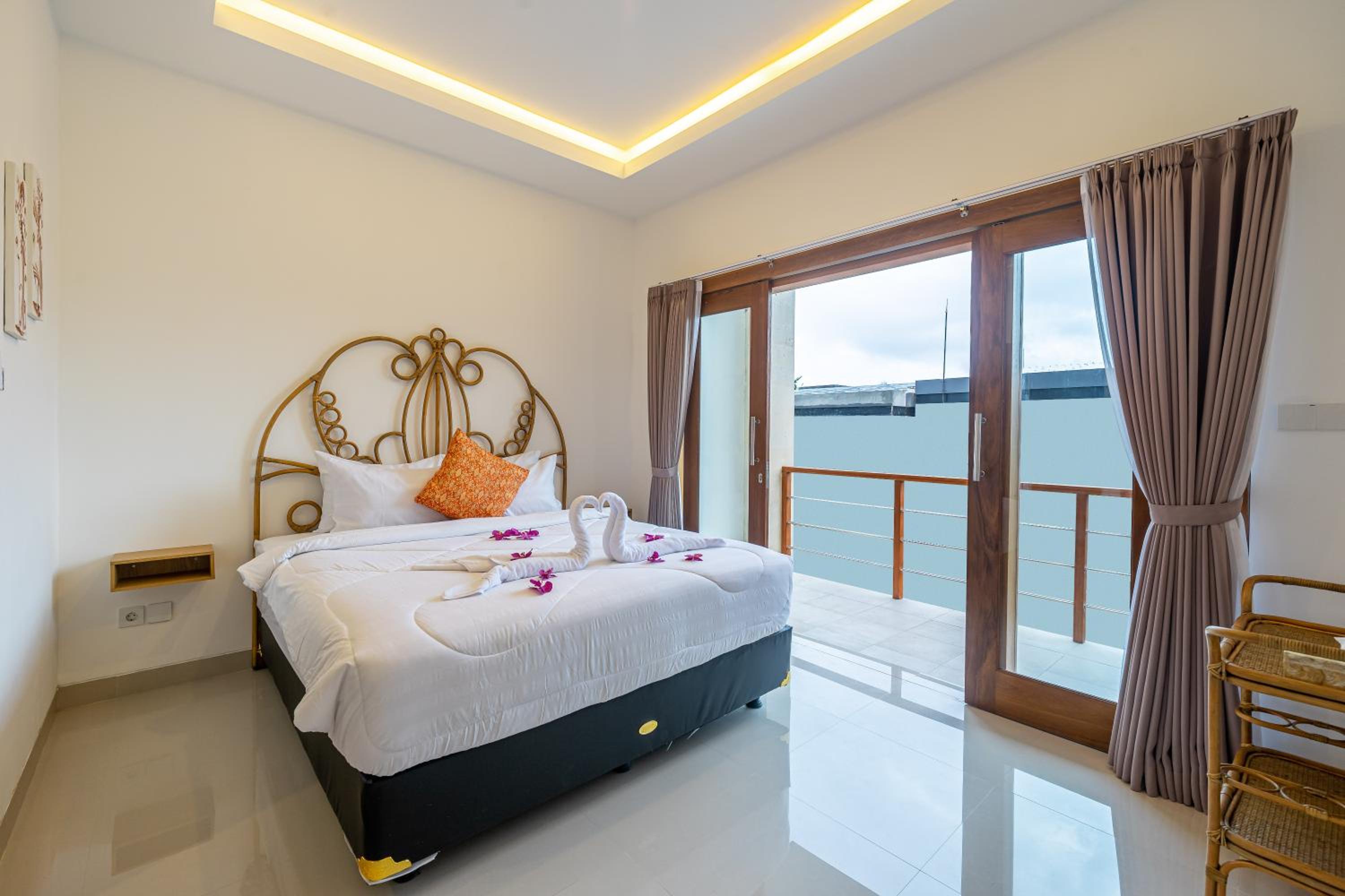 Deluxe Room - Photo 8
