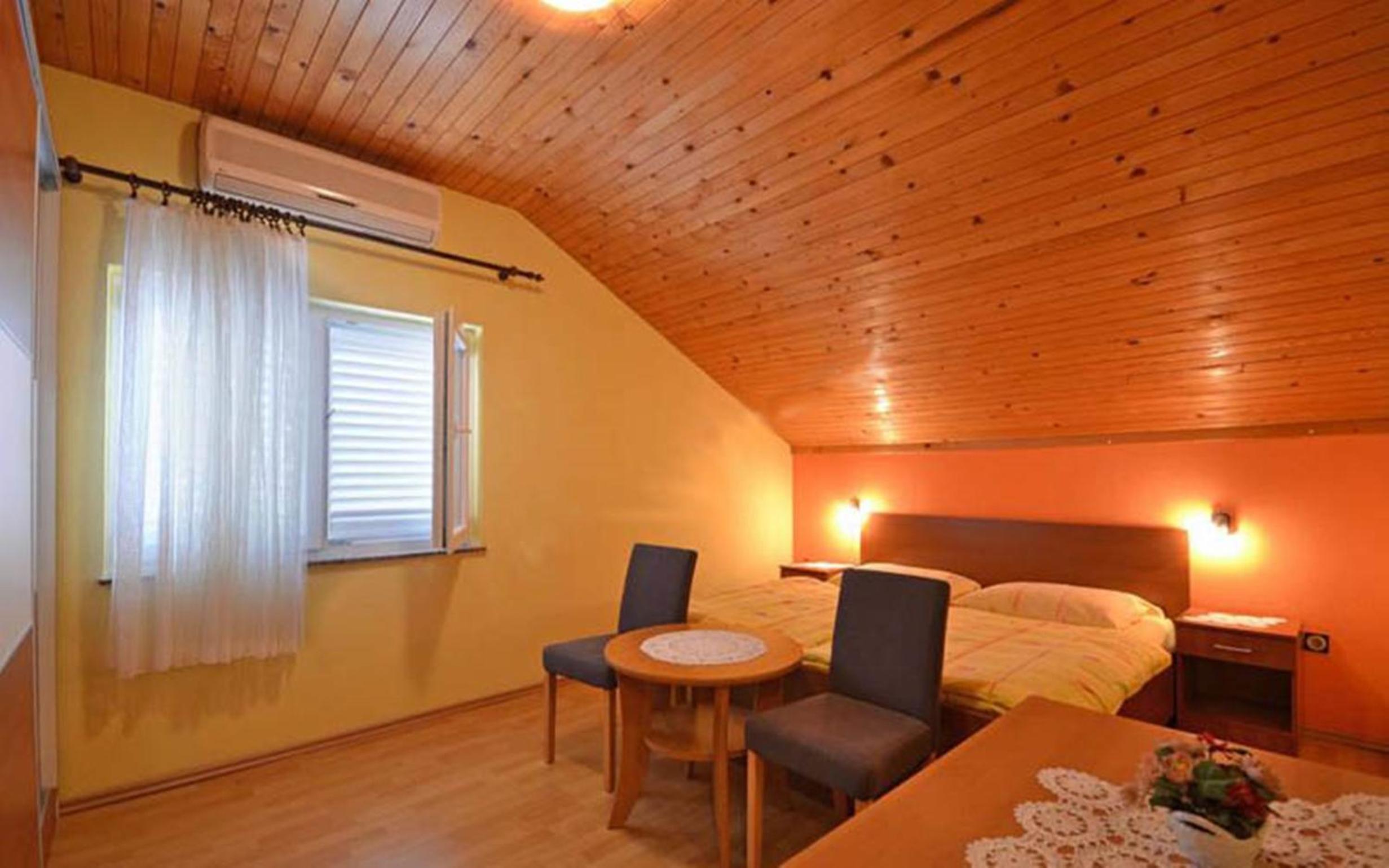 One-Bedroom Apartment (2 Adults)
