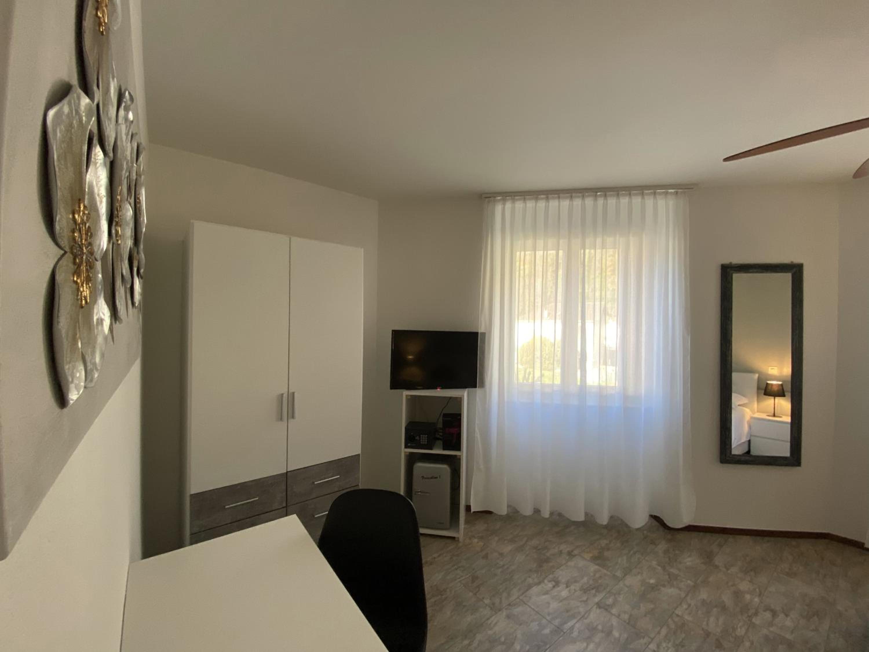 Deluxe Double or Twin Room with Mountain View photo 2