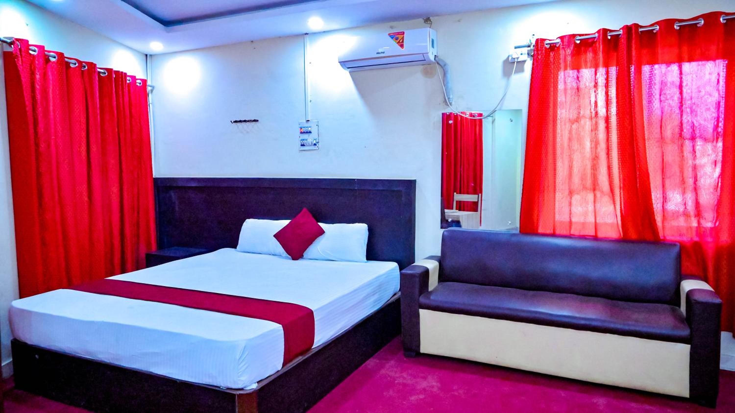 Standard Double or Twin Room photo 1