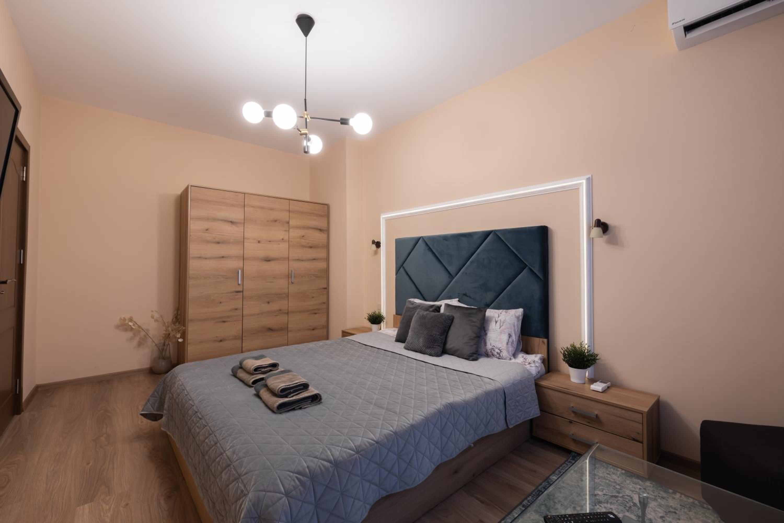 Two-Bedroom Apartment - Photo 12