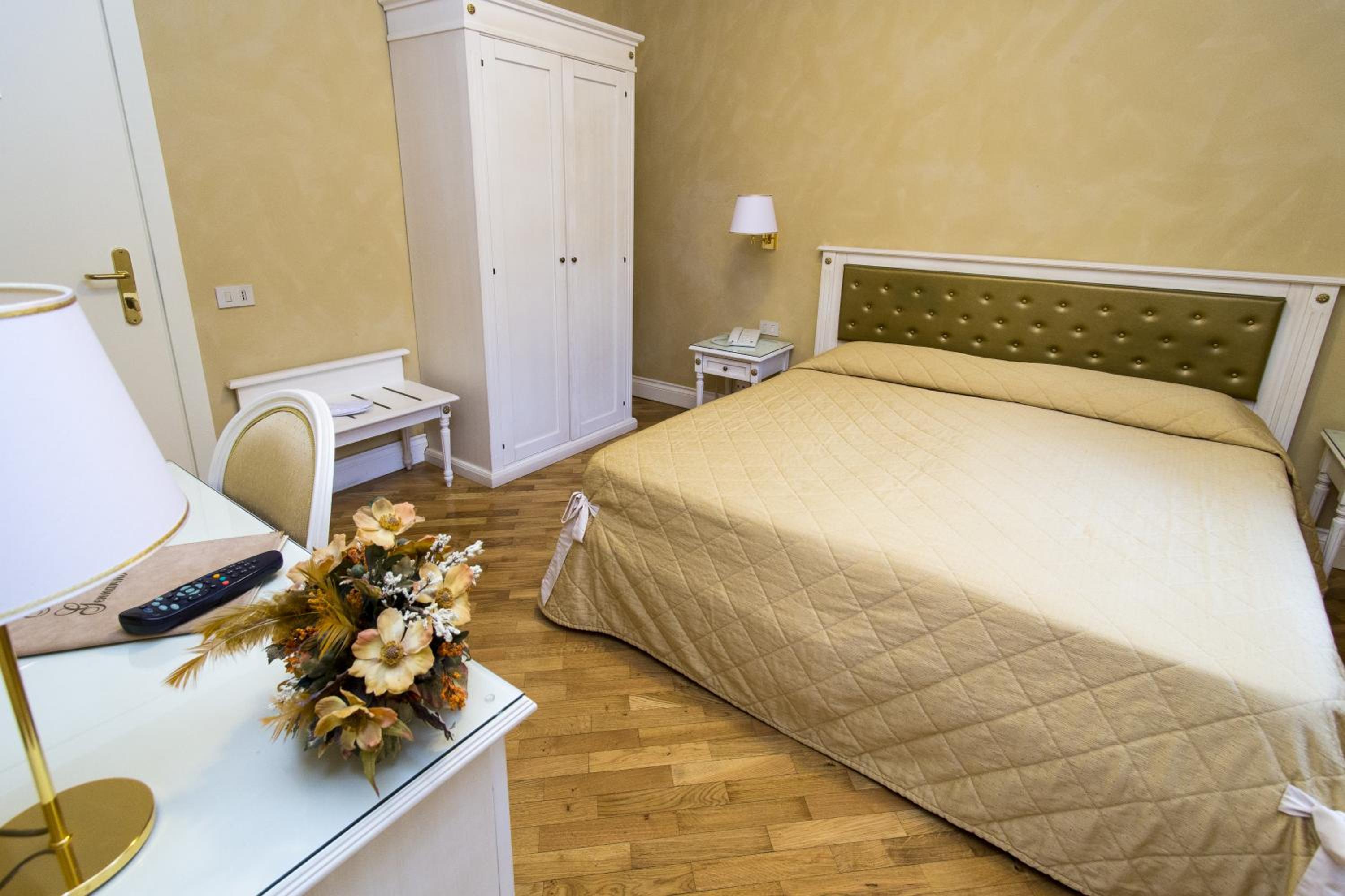 Double or Twin Room - Photo 20