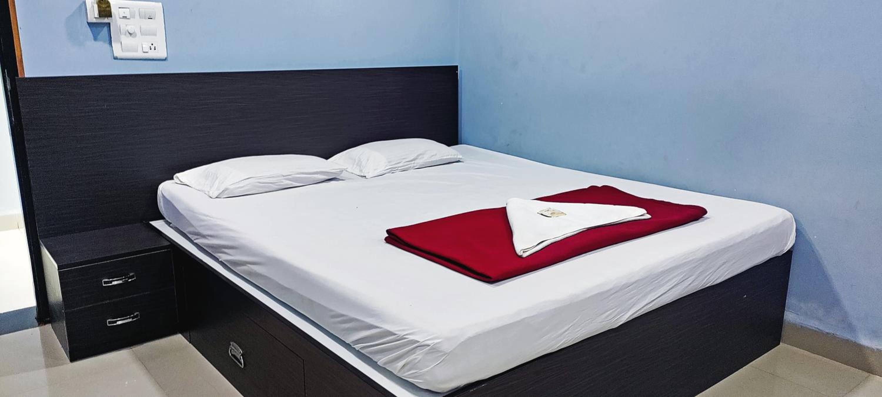 Standard Double Room With Fan - Photo 19