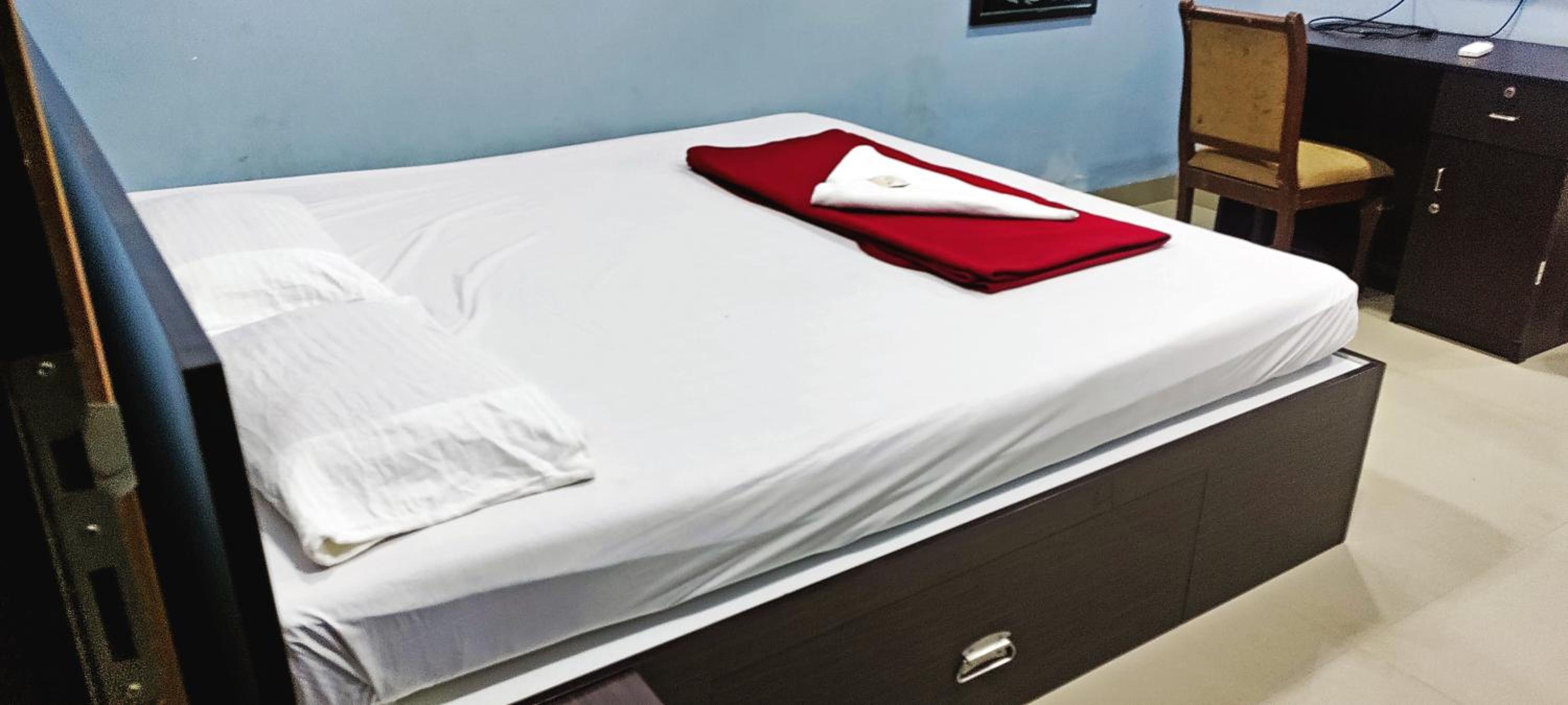 Standard Double Room With Fan - Photo 18